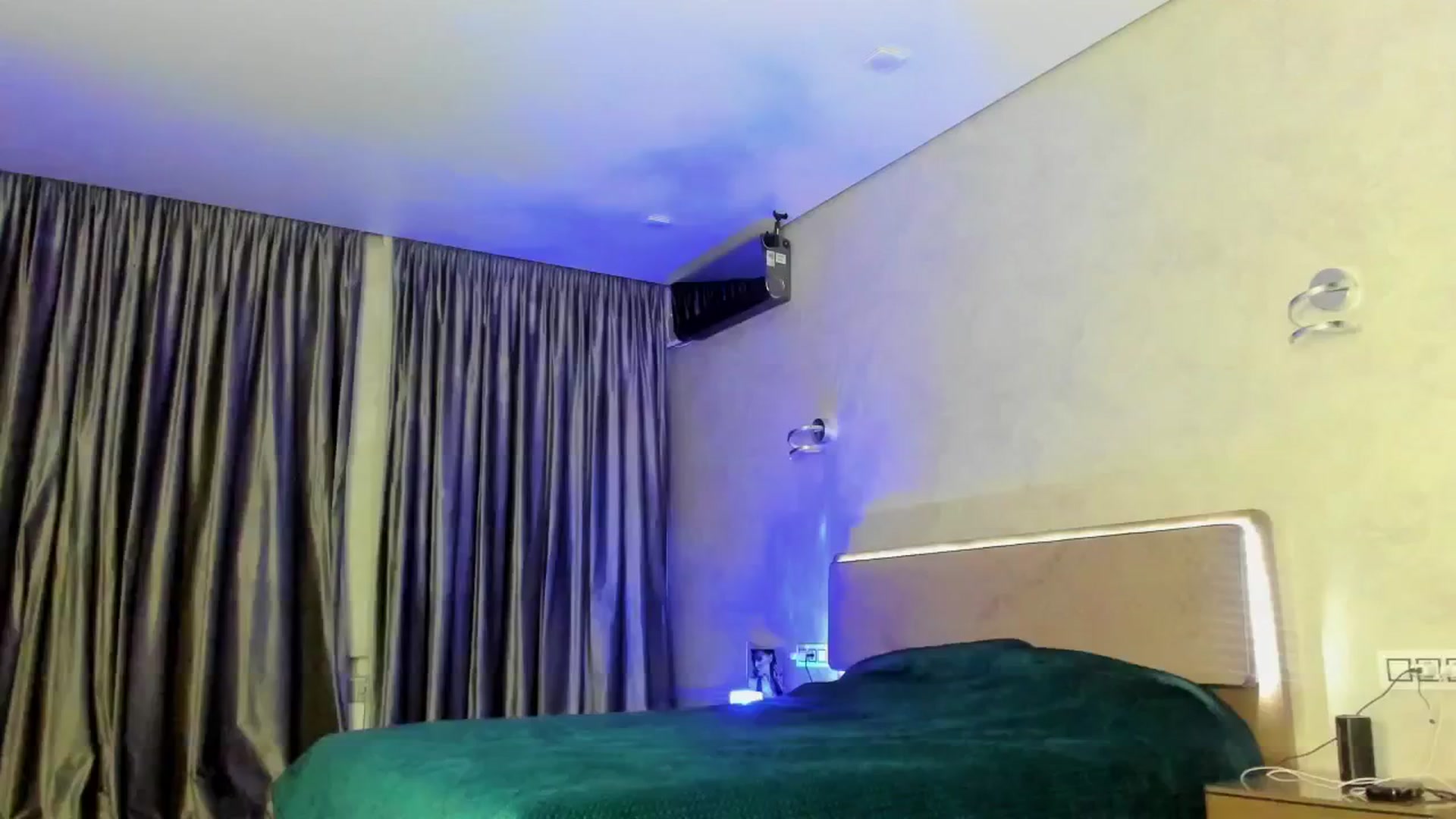 Gallery image thumbnail from FarAwayK's myfreecams stream on, 08/22/2024, 20:19 image 7 of 20