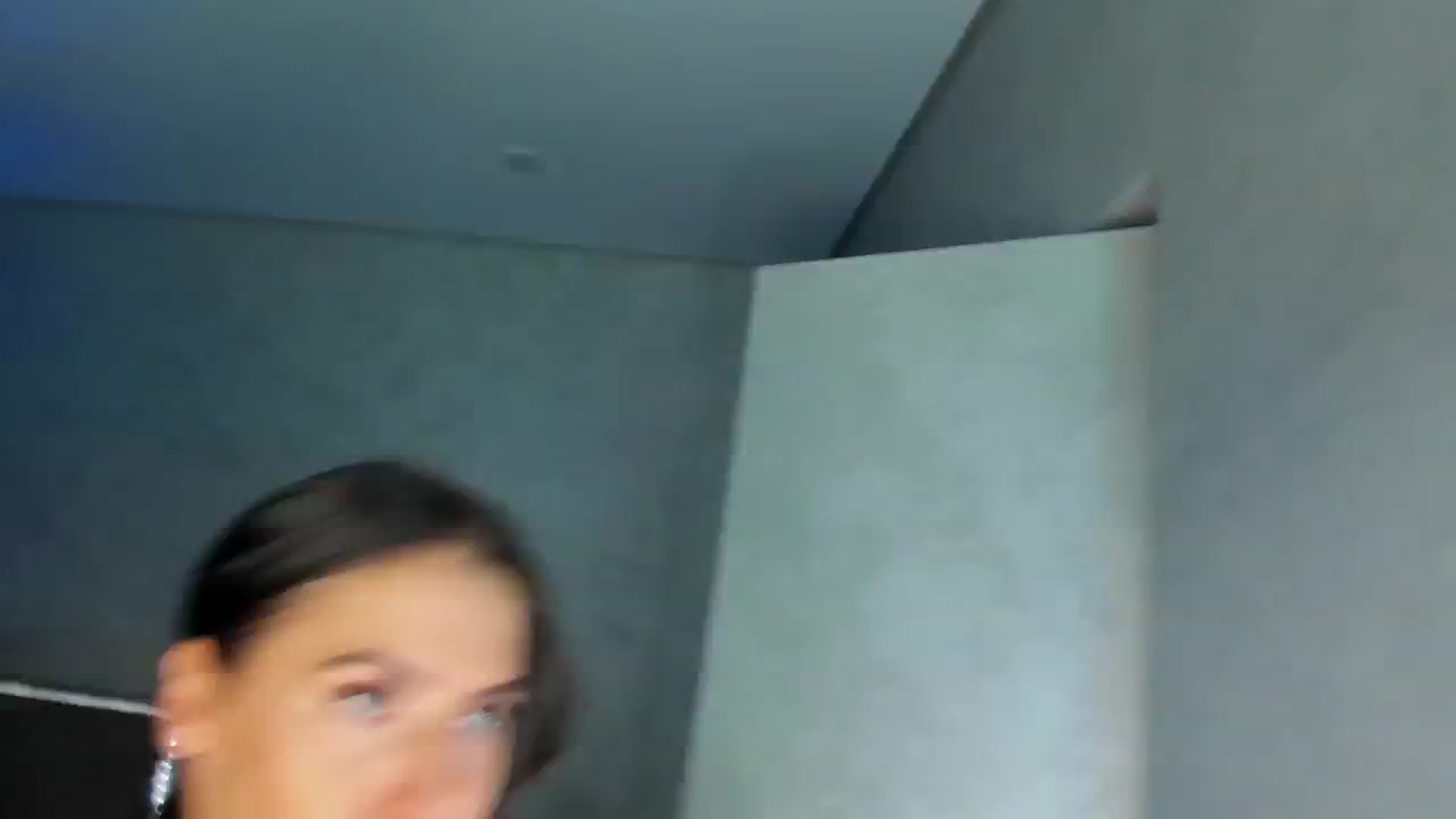 Gallery image thumbnail from FarAwayK's myfreecams stream on, 08/22/2024, 20:19 image 3 of 20