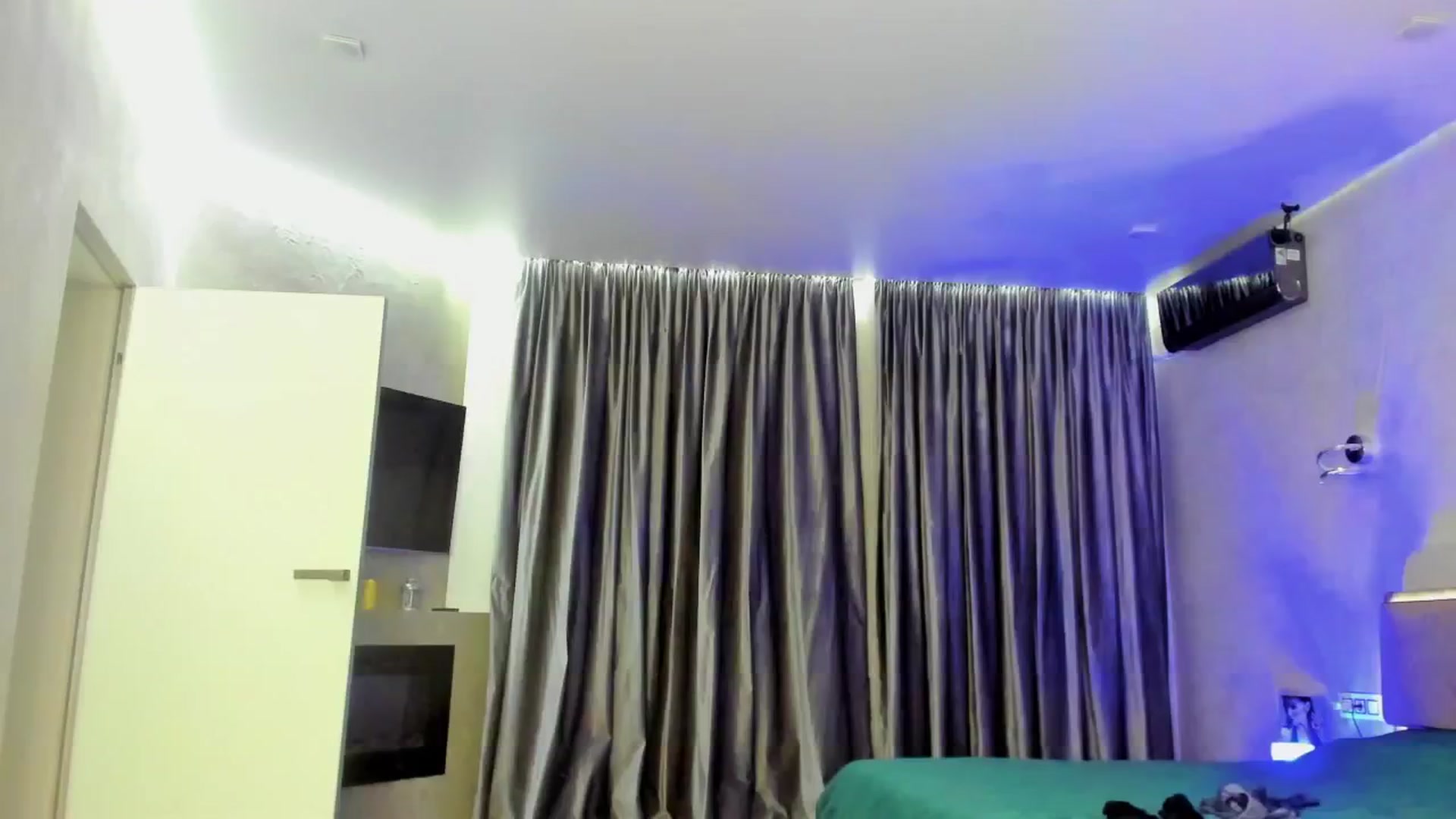Gallery image thumbnail from FarAwayK's myfreecams stream on, 08/24/2024, 20:02 image 15 of 20