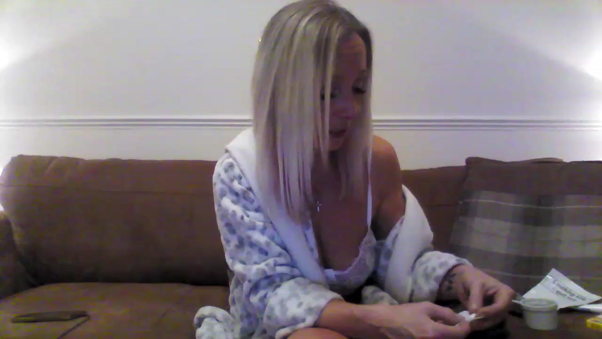 Gallery image thumbnail from Farfallaxx's myfreecams stream on, 11/16/2022, 21:32 image 5 of 20