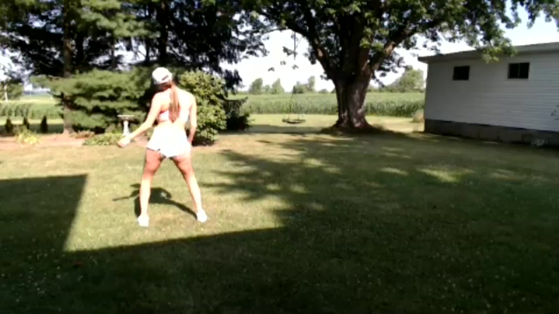 Gallery image thumbnail from FarmGirl_BDAY's myfreecams stream on, 07/03/2024, 13:48 image 12 of 20