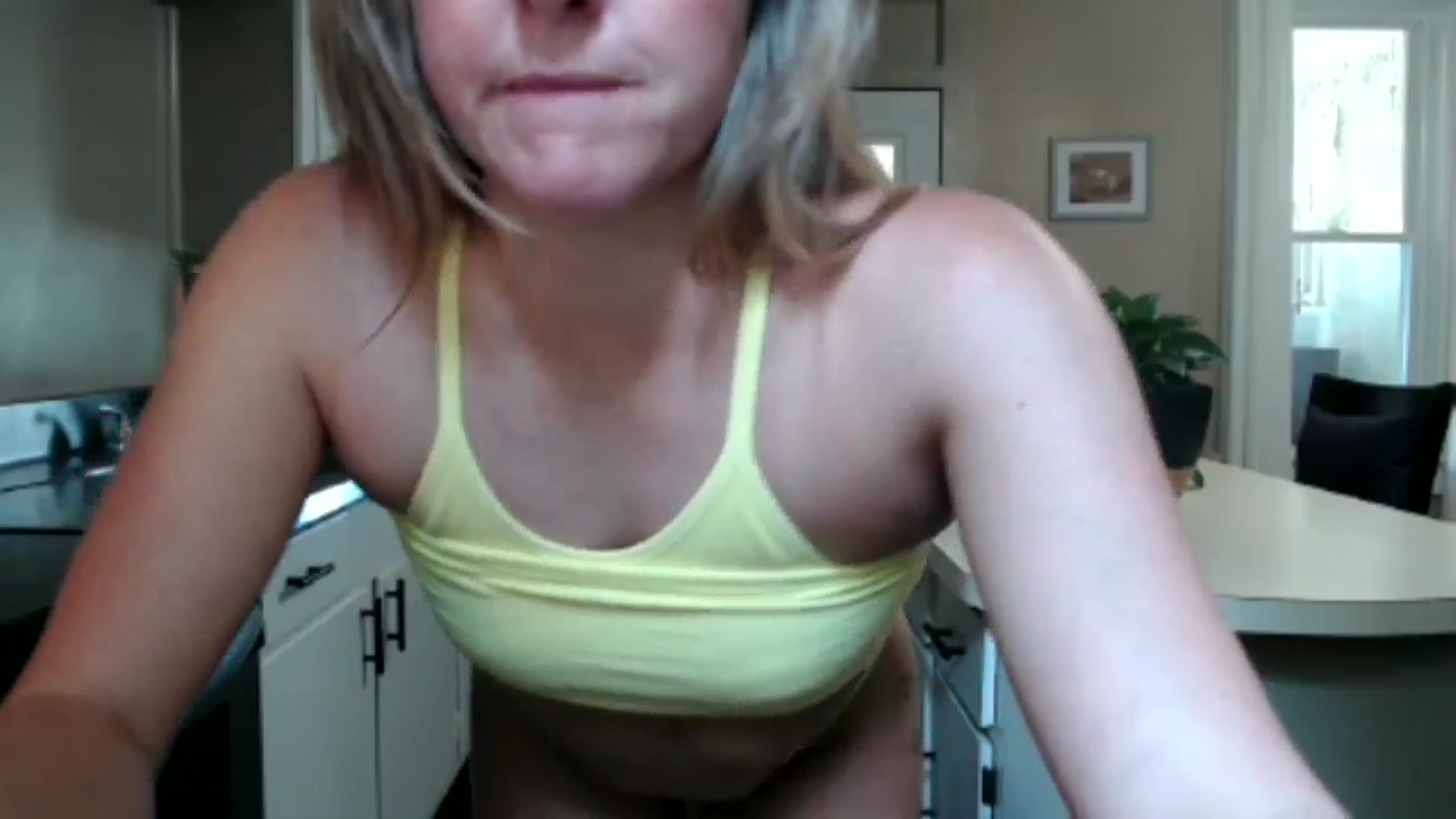 Gallery image thumbnail from FarmGirl_BDAY's myfreecams stream on, 08/01/2024, 19:06 image 14 of 20