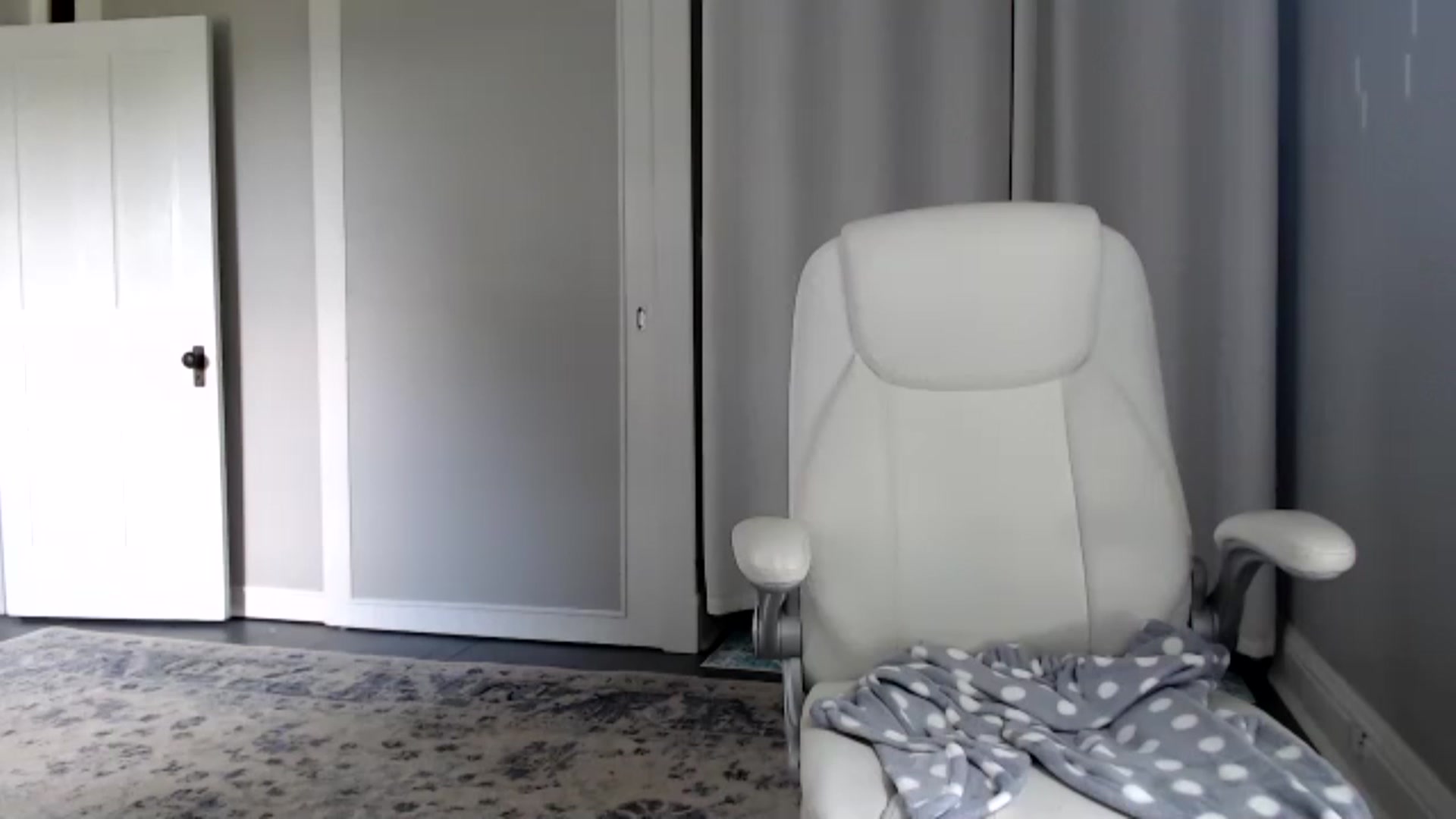 Gallery image thumbnail from FarmGirl_BDAY's myfreecams stream on, 08/03/2024, 18:44 image 4 of 20