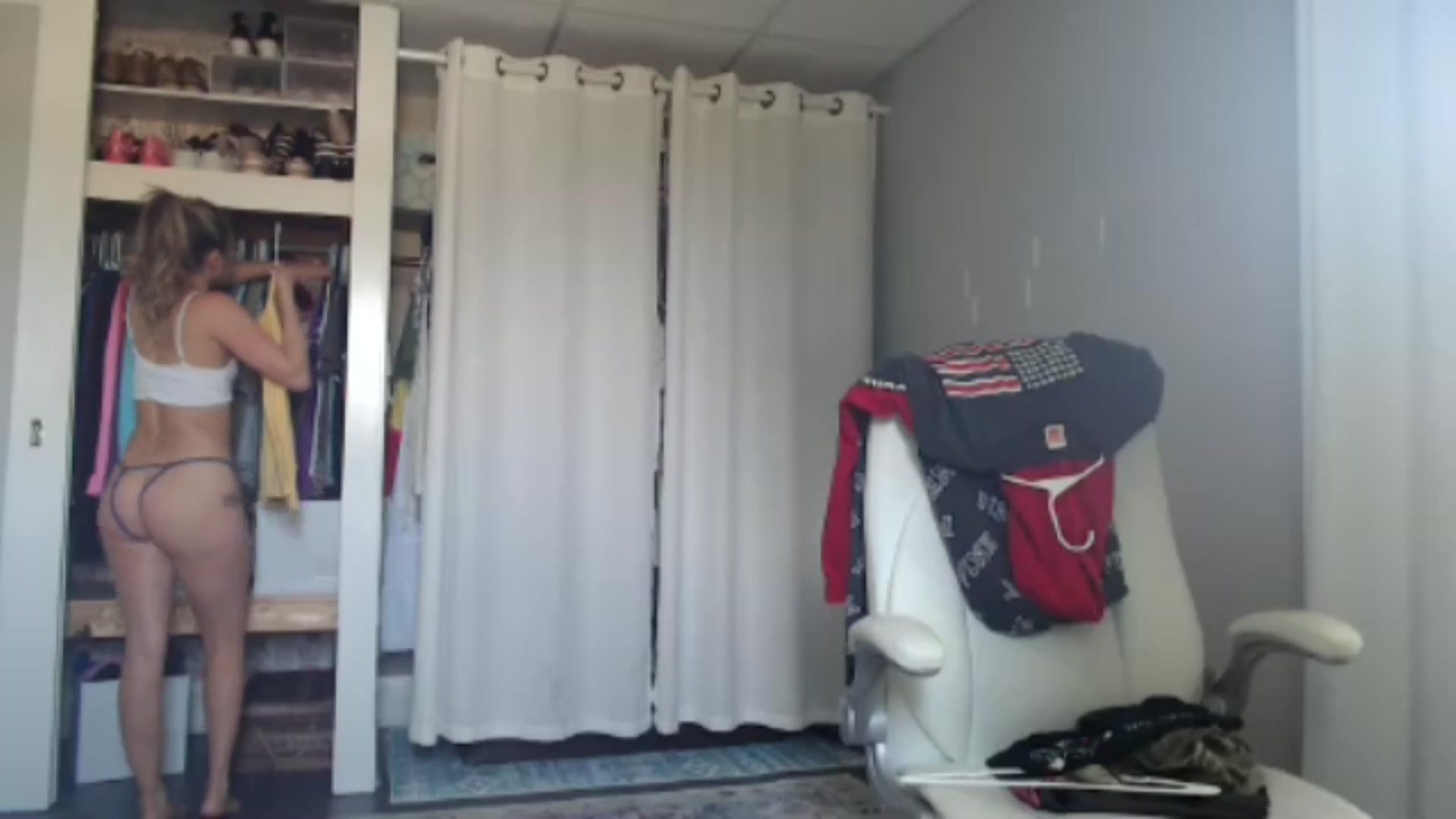 Gallery image thumbnail from FarmGirl_BDAY's myfreecams stream on, 08/26/2024, 18:48 image 17 of 20