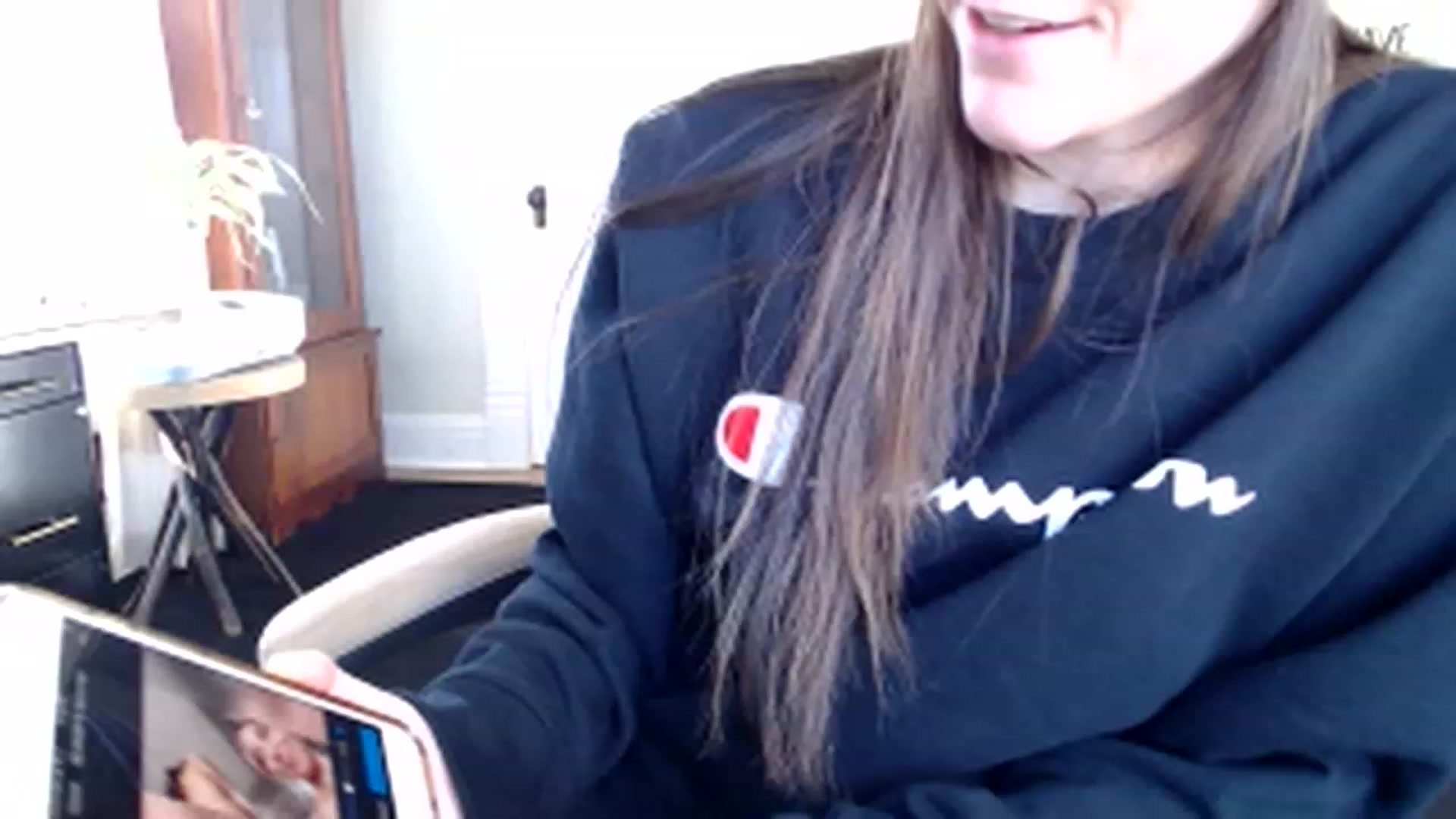 Gallery image thumbnail from FarmGirl__'s myfreecams stream on, 12/01/2022, 15:46 image 20 of 20
