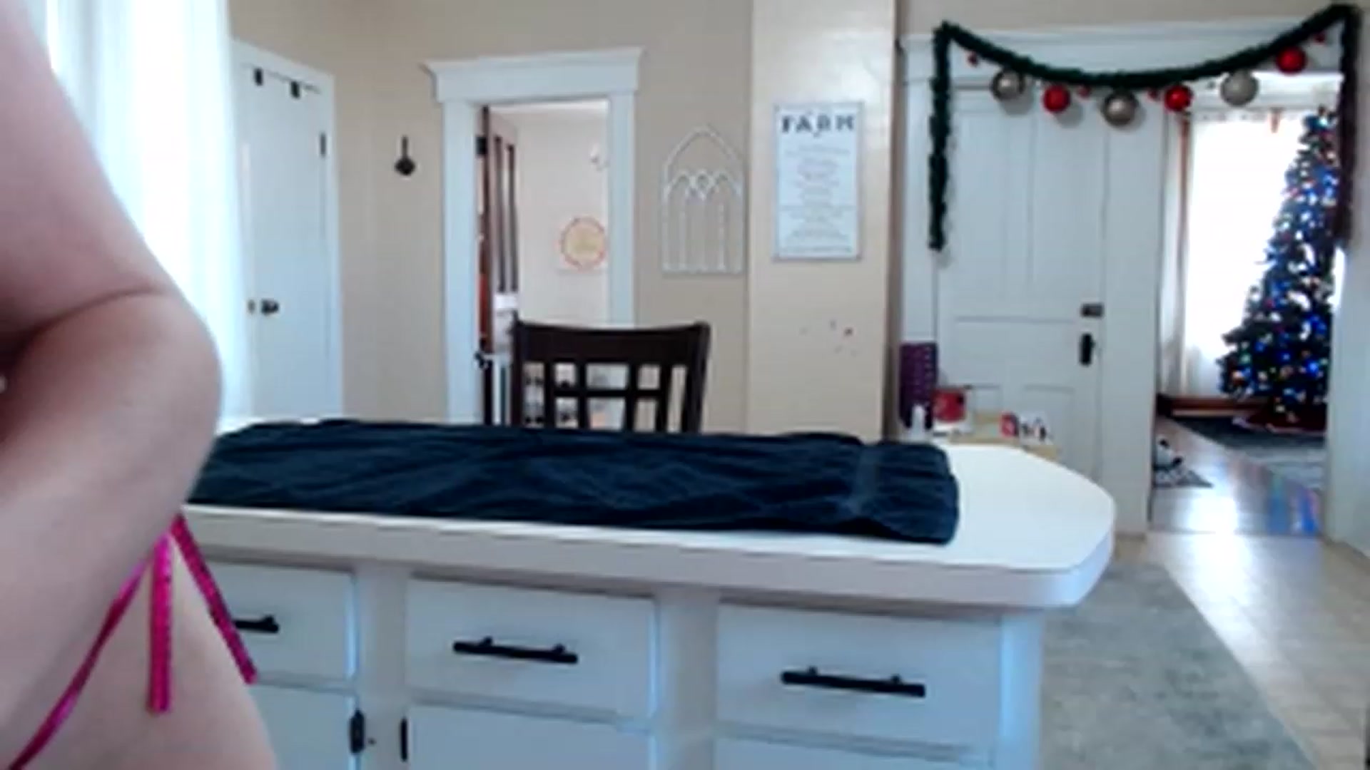 Gallery image thumbnail from FarmGirl__'s myfreecams stream on, 12/05/2022, 14:46 image 16 of 20