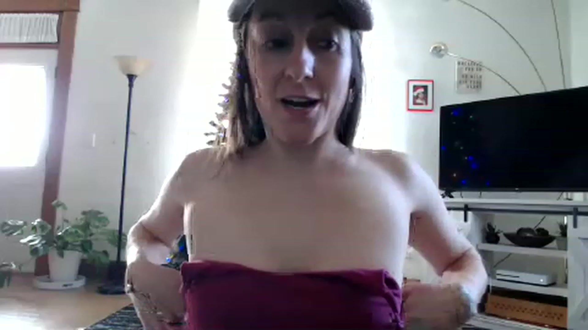 Gallery image thumbnail from FarmGirl__'s myfreecams stream on, 12/05/2022, 15:21 image 20 of 20