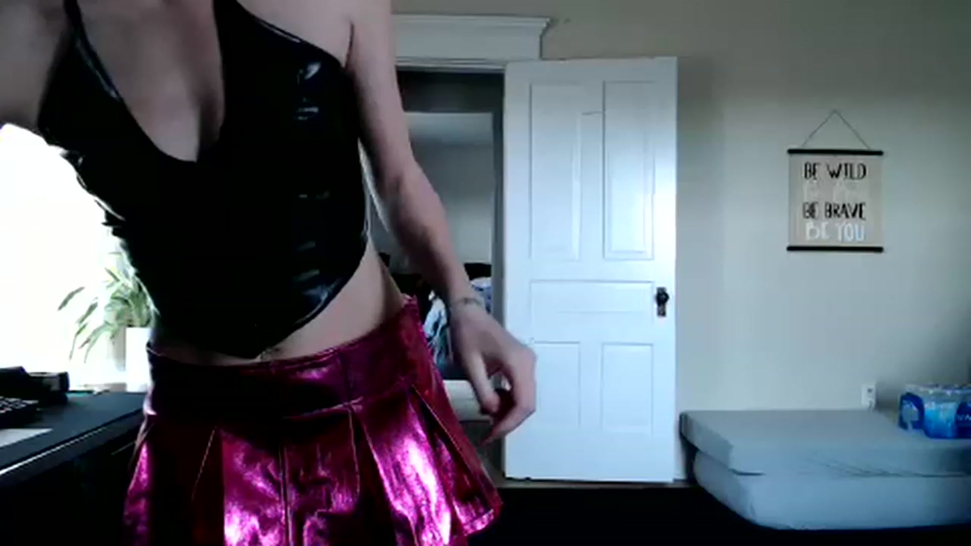 Gallery image thumbnail from FarmGirl__'s myfreecams stream on, 01/05/2023, 16:53 image 12 of 20