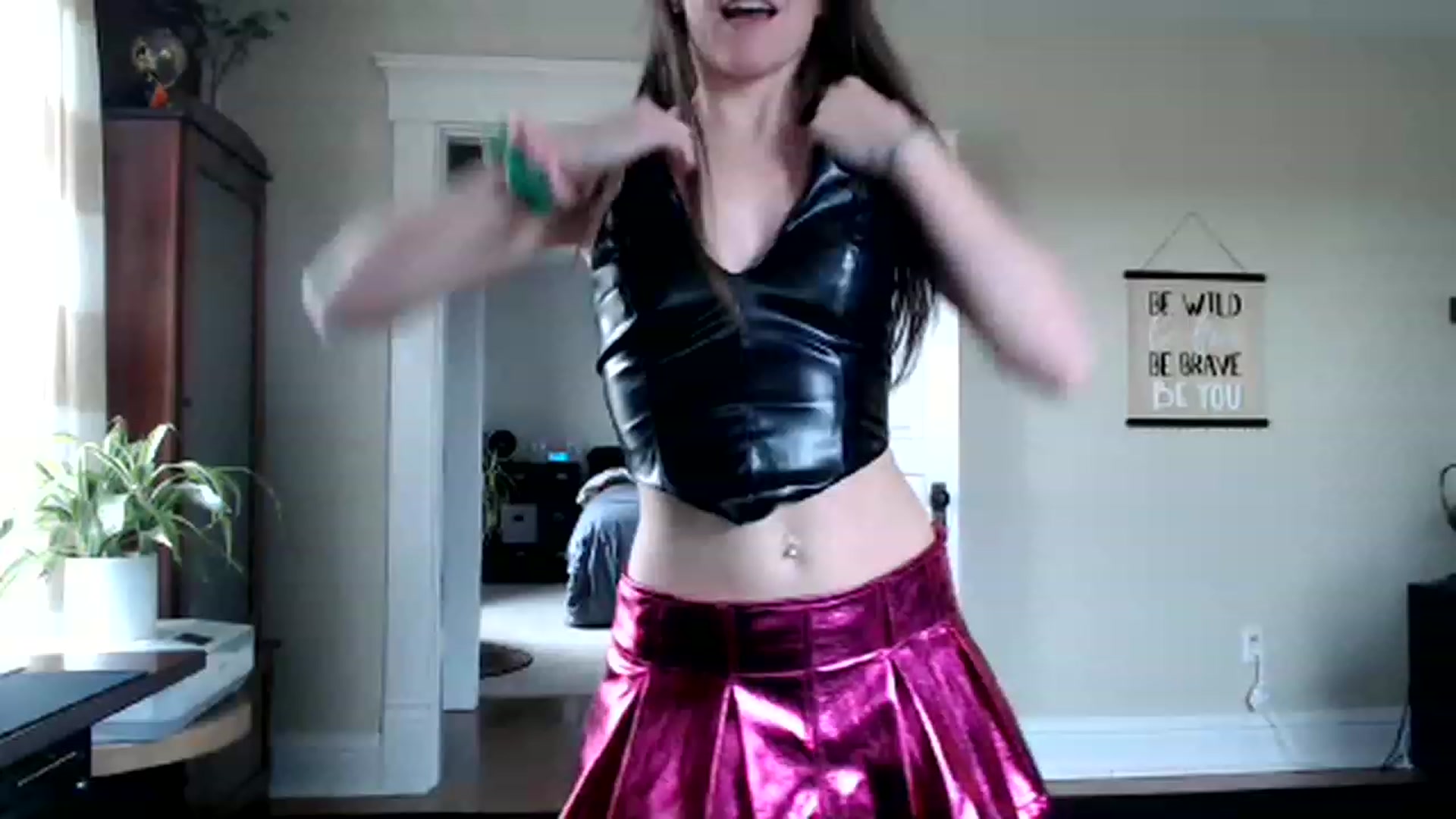 Gallery image thumbnail from FarmGirl__'s myfreecams stream on, 01/05/2023, 17:13 image 2 of 20