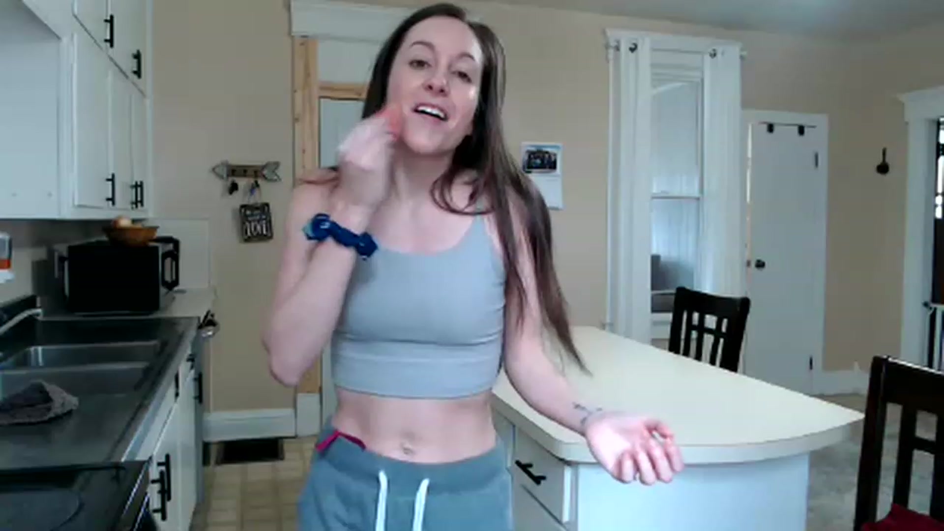 Gallery image thumbnail from FarmGirl__'s myfreecams stream on, 01/09/2023, 15:56 image 15 of 20