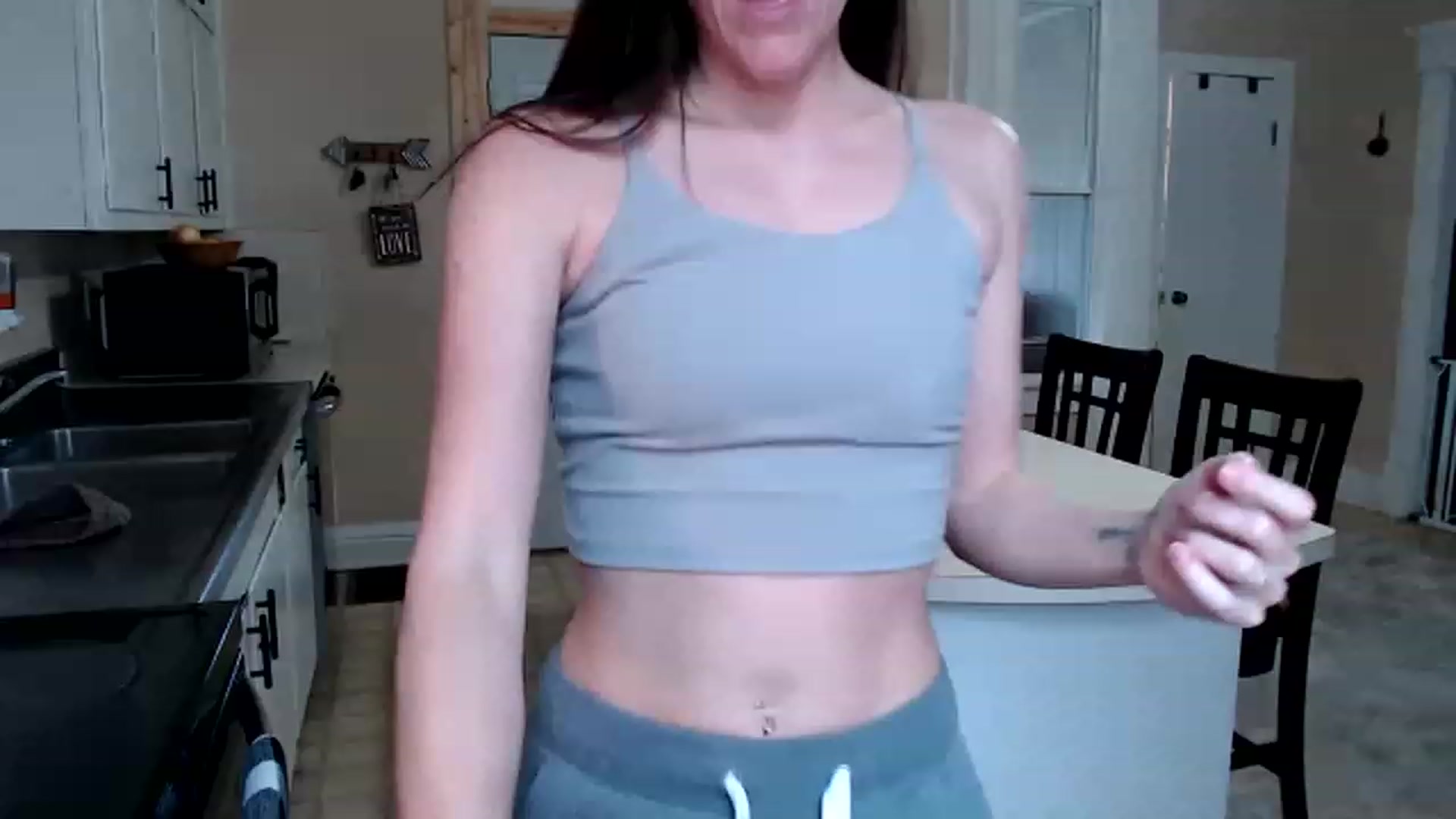 Gallery image thumbnail from FarmGirl__'s myfreecams stream on, 01/09/2023, 15:56 image 3 of 20
