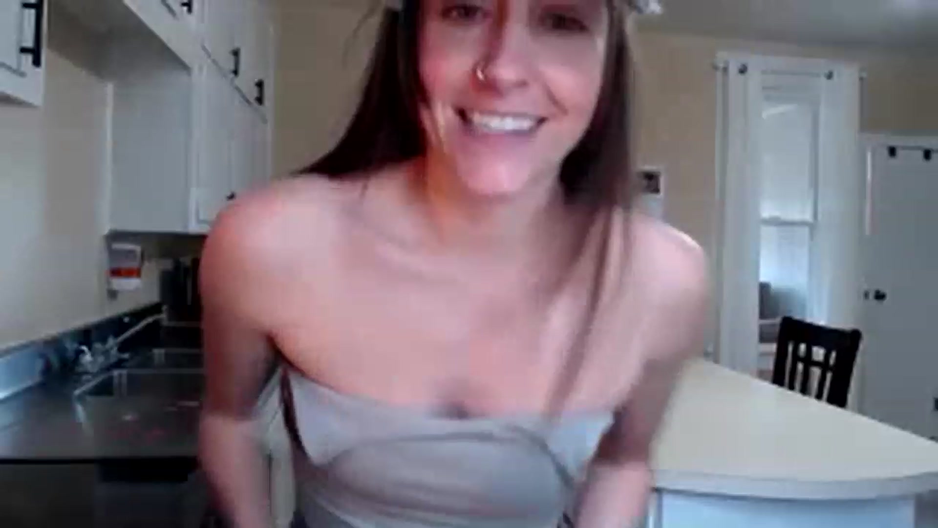 Gallery image thumbnail from FarmGirl__'s myfreecams stream on, 01/09/2023, 17:19 image 7 of 20
