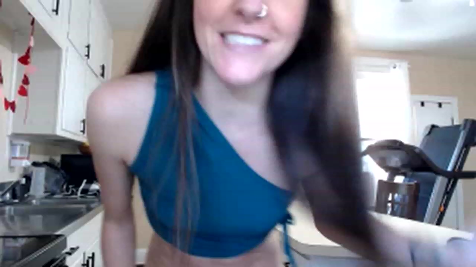 Gallery image thumbnail from FarmGirl__'s myfreecams stream on, 02/04/2023, 16:11 image 16 of 20