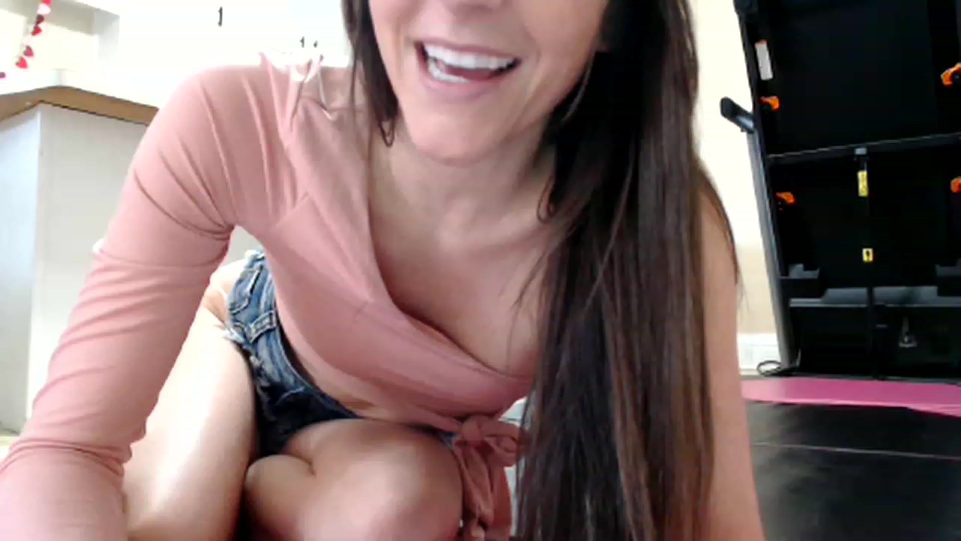 Gallery image thumbnail from FarmGirl__'s myfreecams stream on, 02/14/2023, 17:11 image 7 of 20