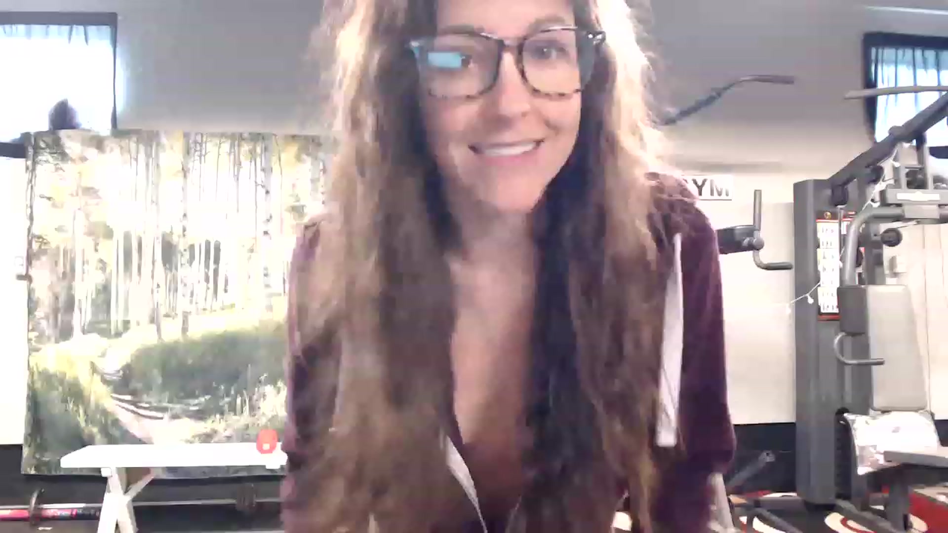 Gallery image thumbnail from FarmGirl__'s myfreecams stream on, 04/08/2023, 18:11 image 1 of 20