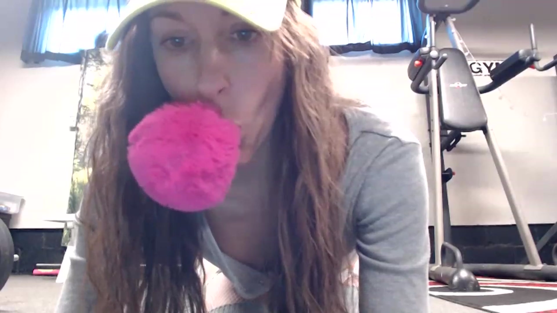Gallery image thumbnail from FarmGirl__'s myfreecams stream on, 04/09/2023, 15:08 image 9 of 20