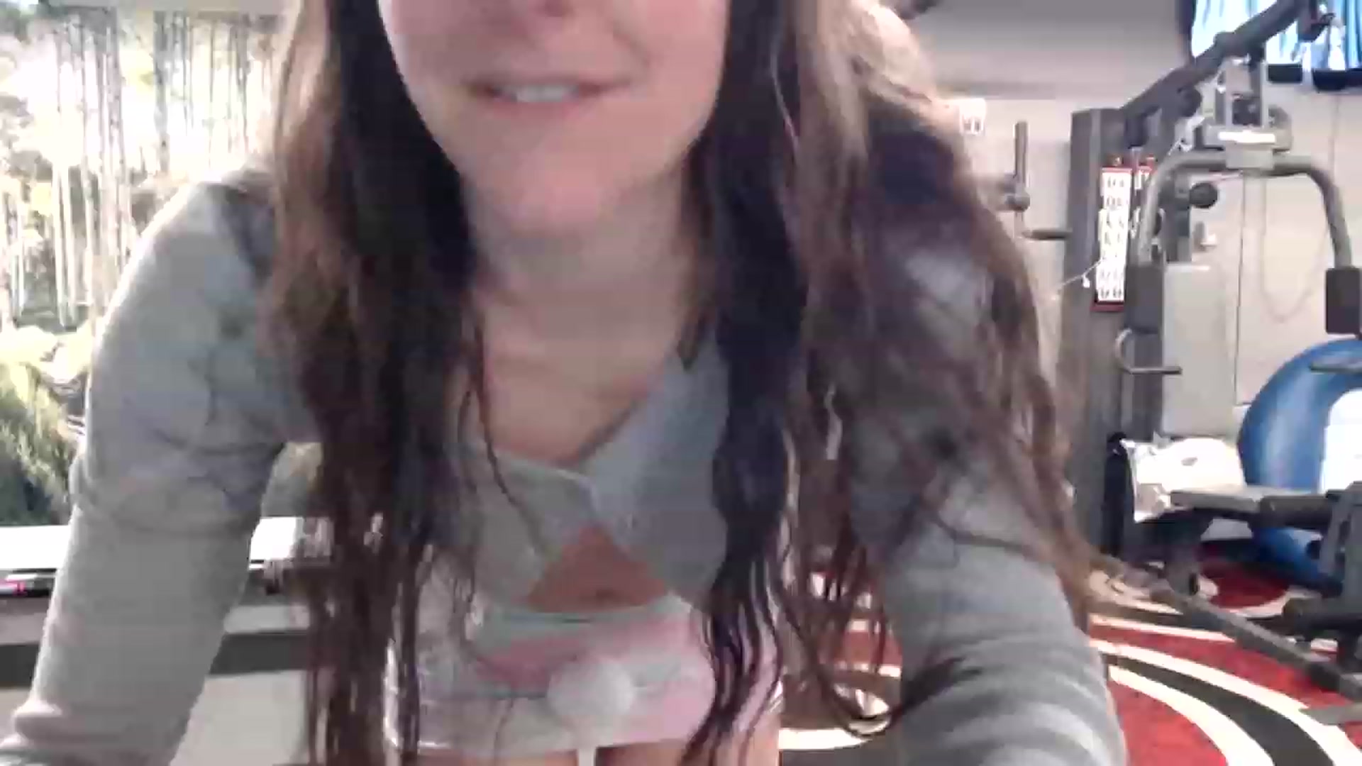 Gallery image thumbnail from FarmGirl__'s myfreecams stream on, 04/09/2023, 15:08 image 16 of 20