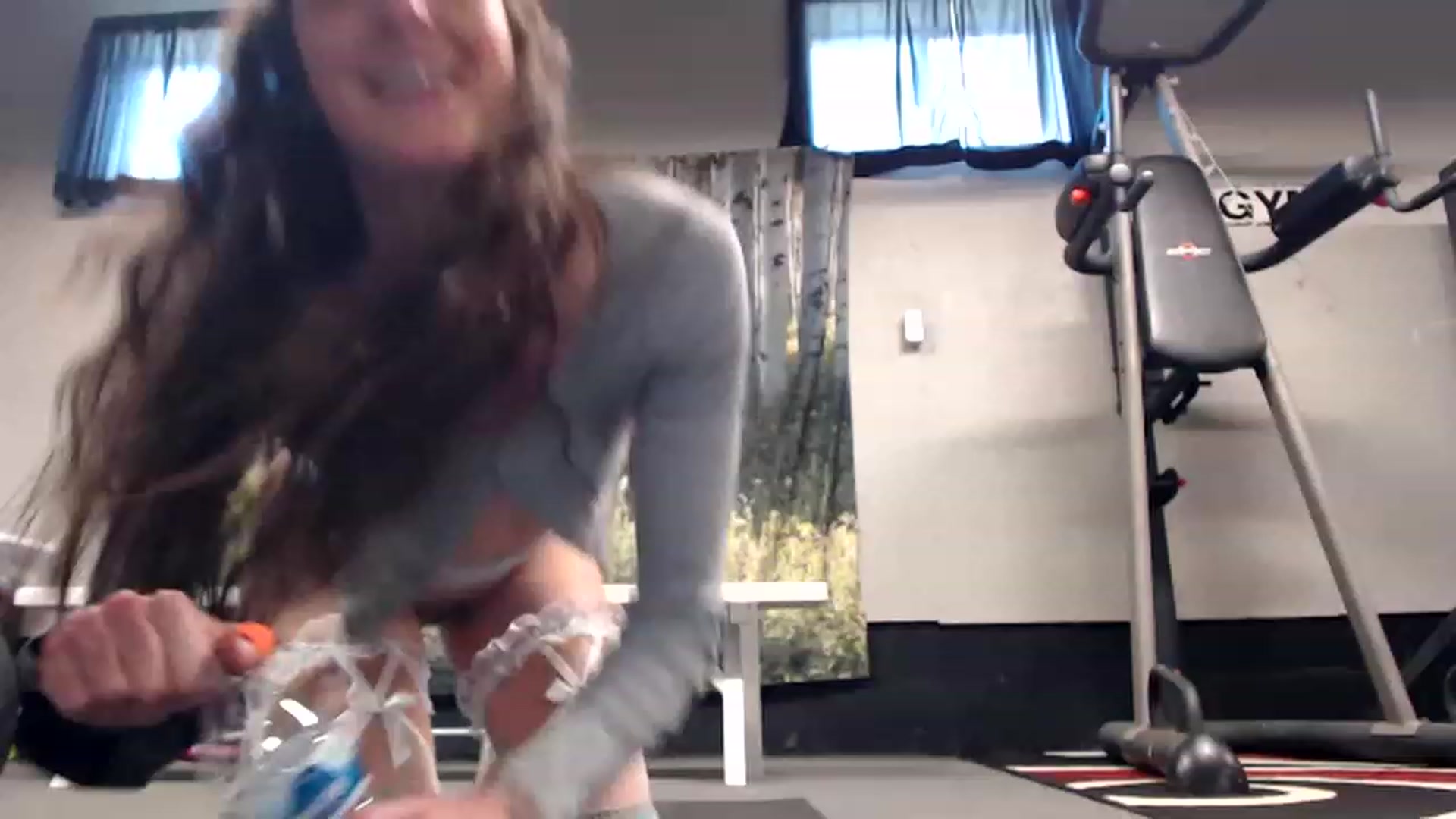 Gallery image thumbnail from FarmGirl__'s myfreecams stream on, 04/09/2023, 15:08 image 19 of 20