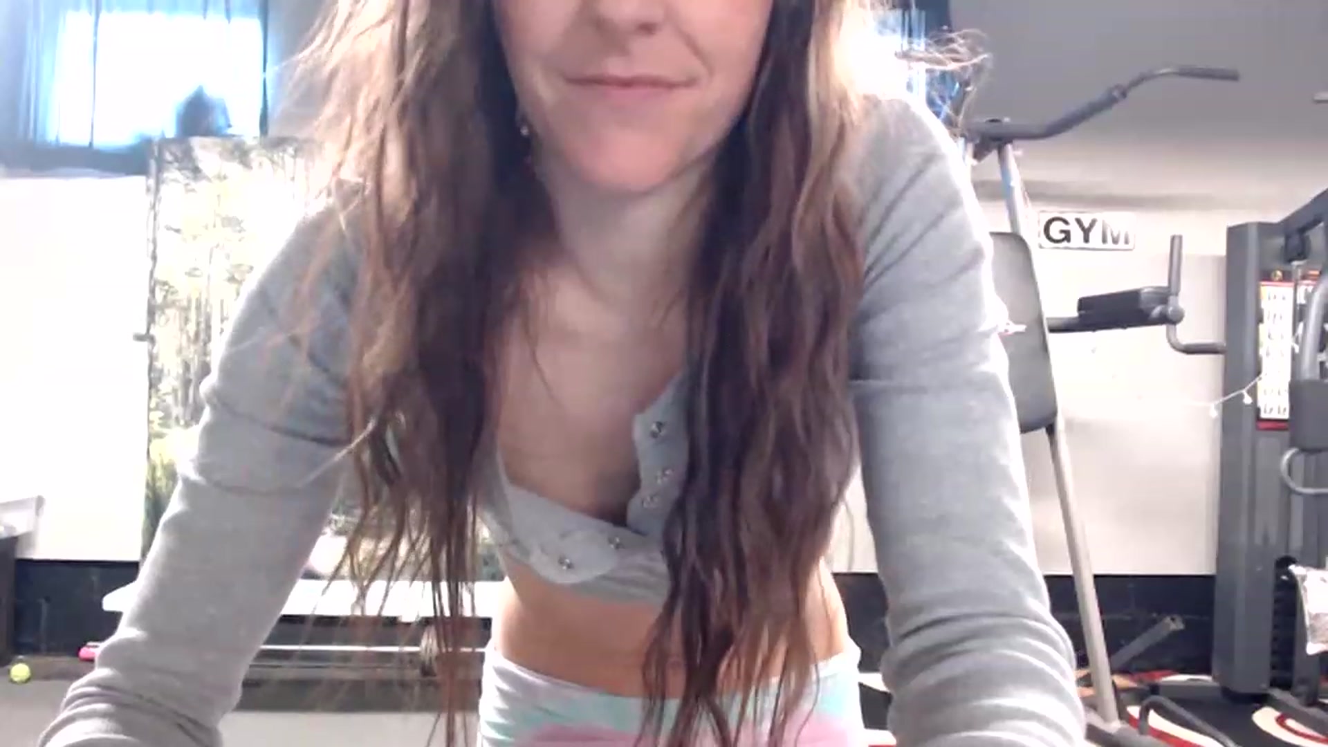 Gallery image thumbnail from FarmGirl__'s myfreecams stream on, 04/09/2023, 15:08 image 7 of 20