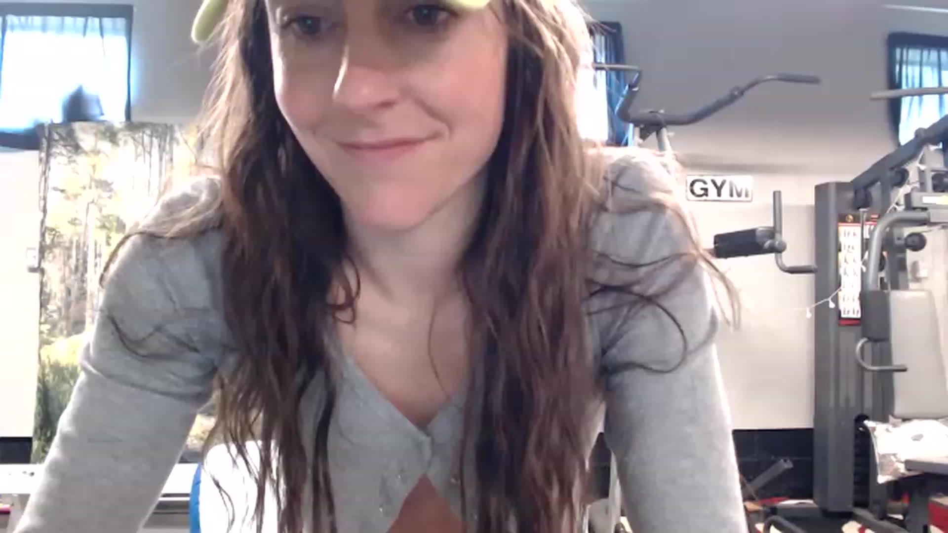 Gallery image thumbnail from FarmGirl__'s myfreecams stream on, 04/09/2023, 15:08 image 15 of 20