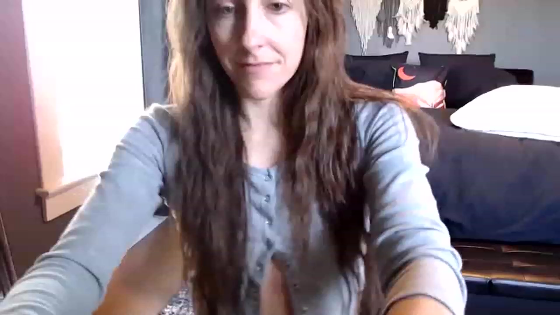 Gallery image thumbnail from FarmGirl__'s myfreecams stream on, 04/10/2023, 16:30 image 2 of 20