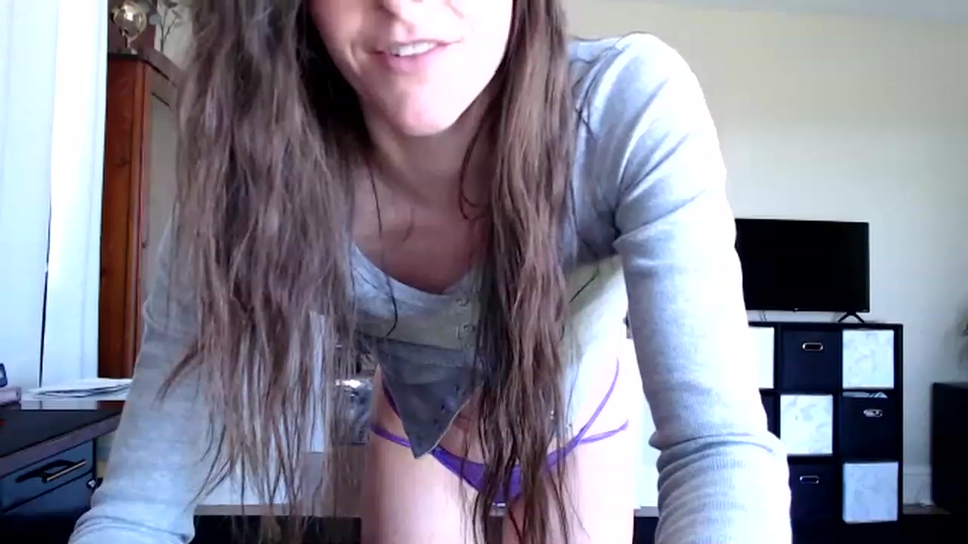 Gallery image thumbnail from FarmGirl__'s myfreecams stream on, 04/10/2023, 16:30 image 9 of 20