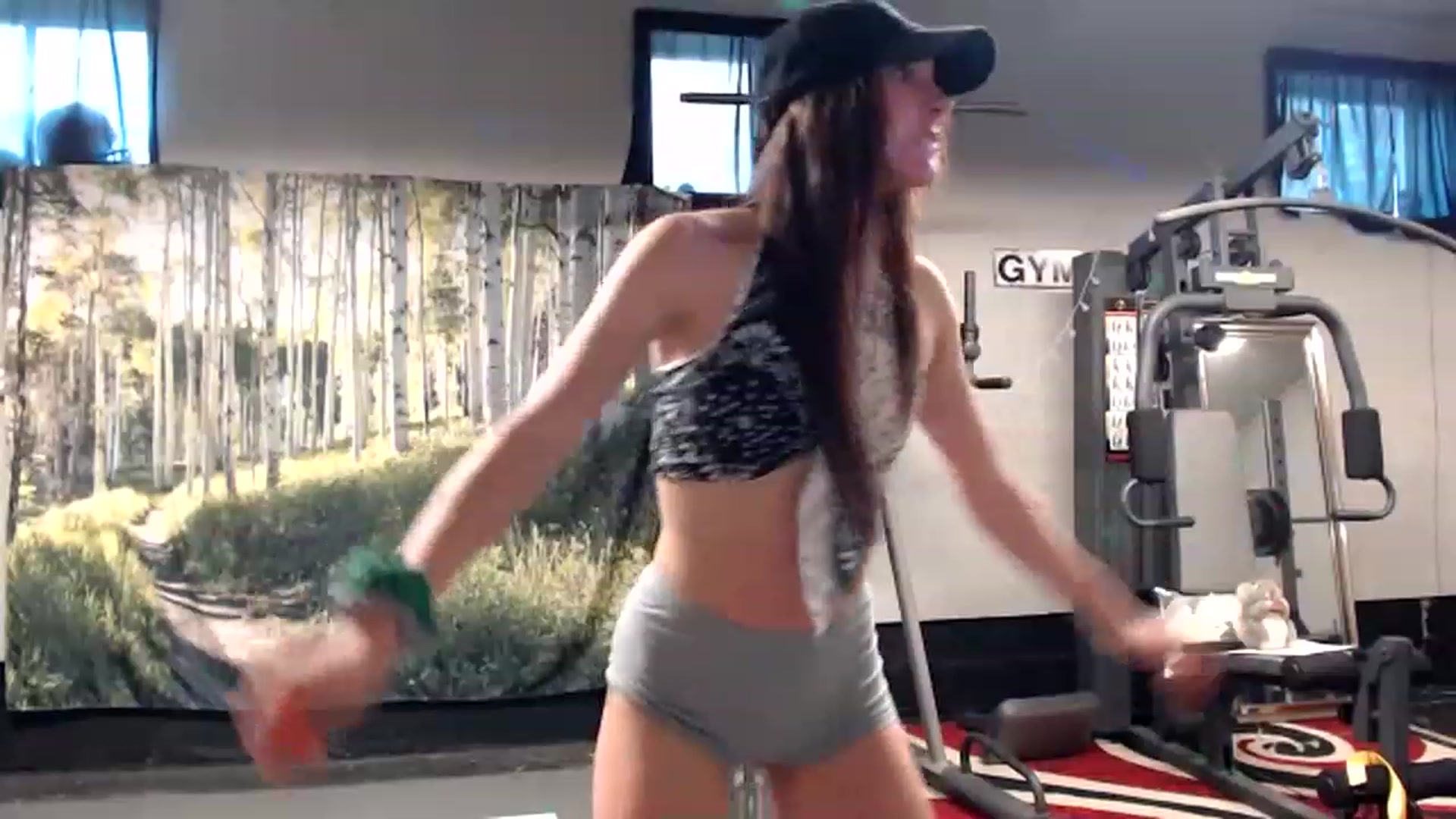 Gallery image thumbnail from FarmGirl__'s myfreecams stream on, 04/13/2023, 15:04 image 2 of 20