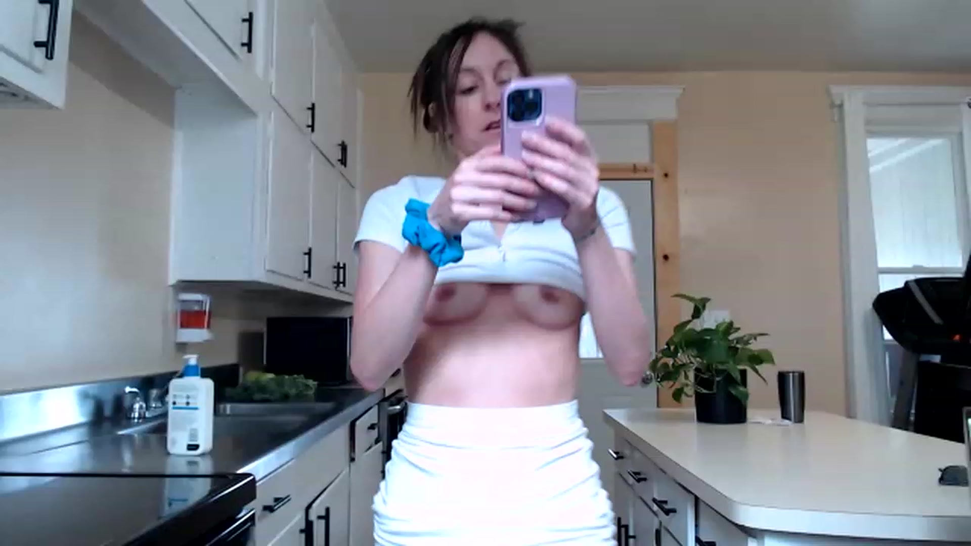 Gallery image thumbnail from FarmGirl__'s myfreecams stream on, 04/14/2023, 14:19 image 14 of 20