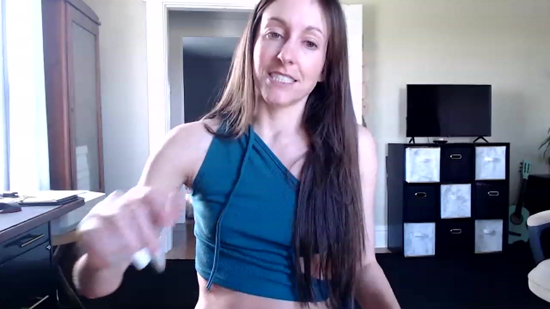 Gallery image thumbnail from FarmGirl__'s myfreecams stream on, 04/20/2023, 19:12 image 17 of 20