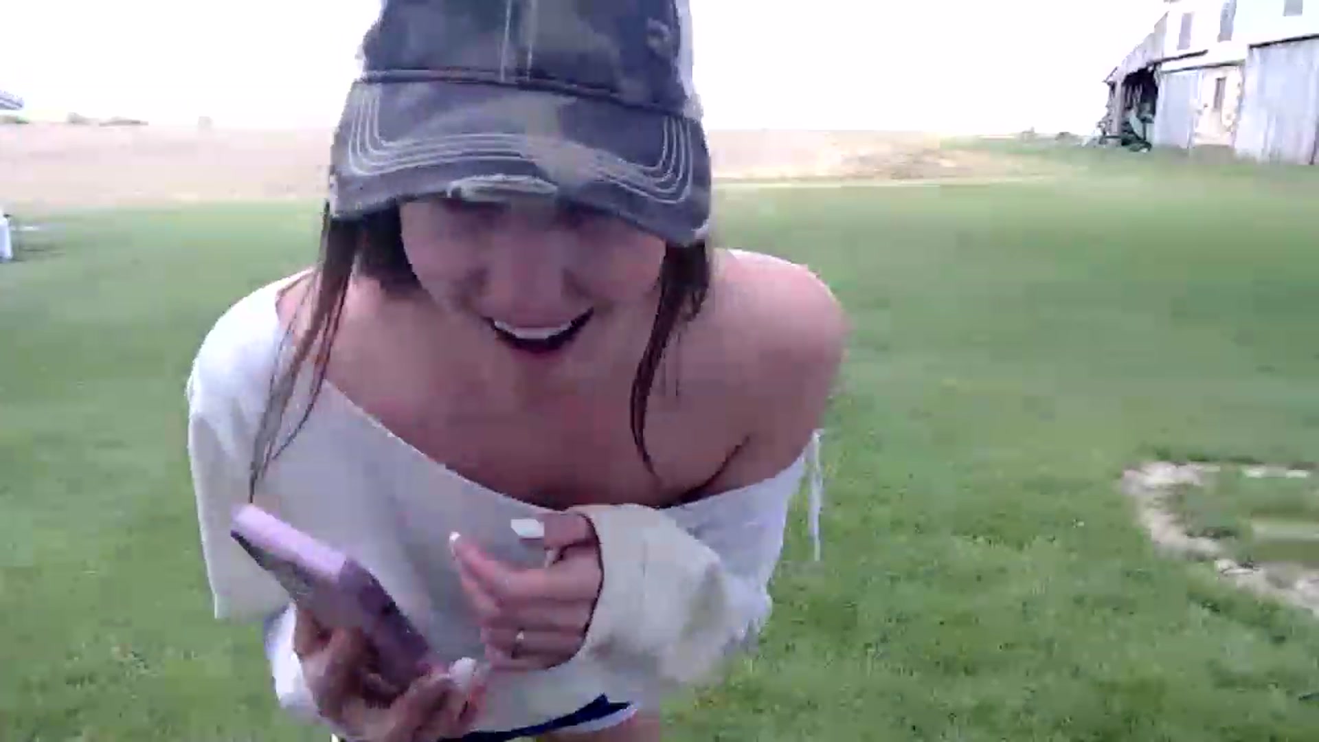 Gallery image thumbnail from FarmGirl__'s myfreecams stream on, 04/21/2023, 18:27 image 5 of 20