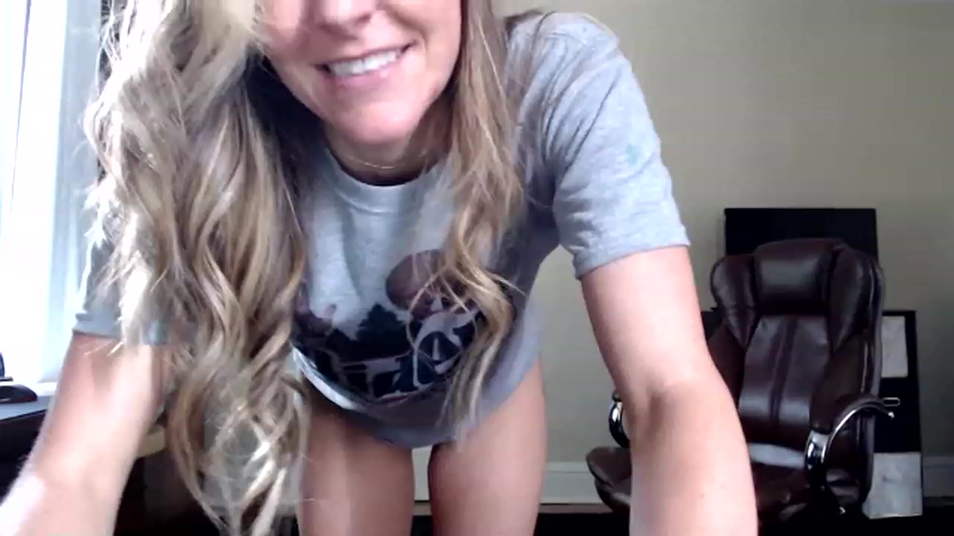 Gallery image thumbnail from FarmGirl__'s myfreecams stream on, 06/06/2023, 14:02 image 5 of 20
