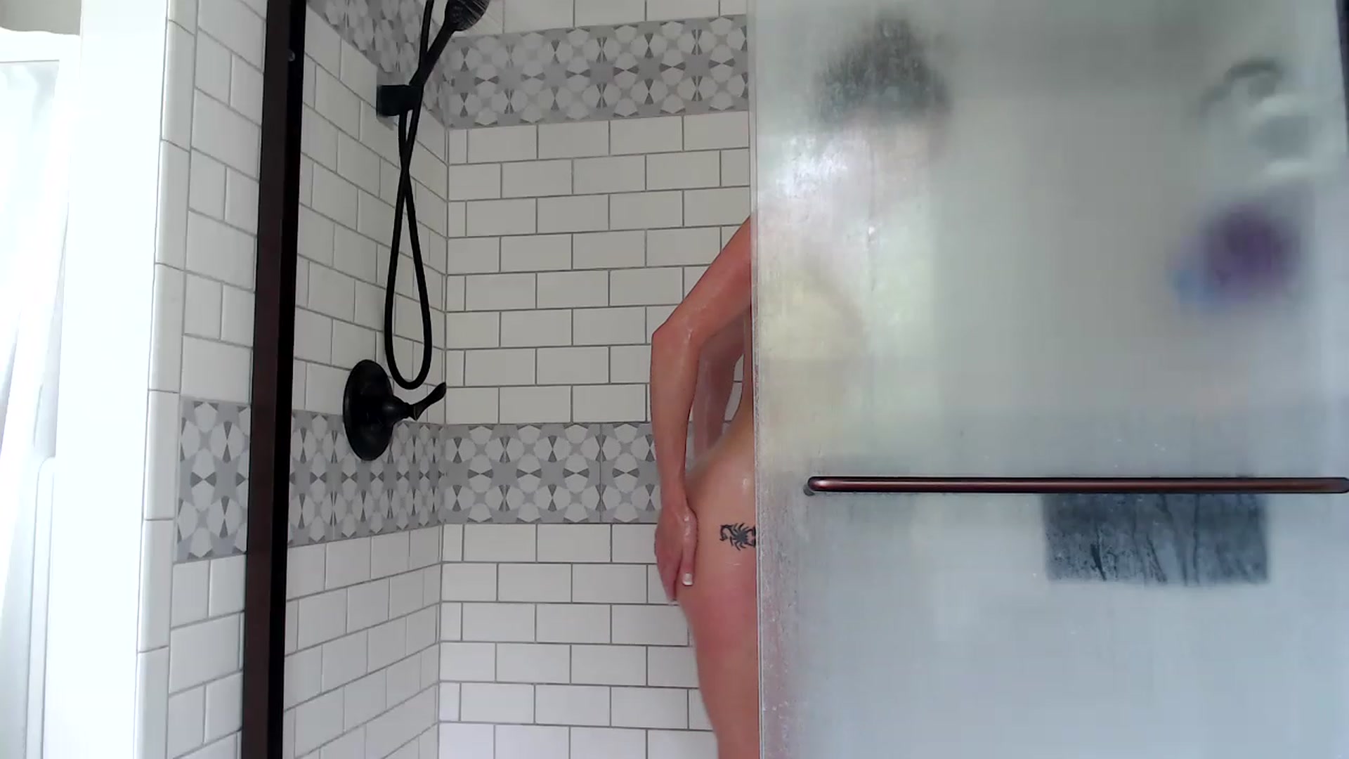 Gallery image thumbnail from FarmGirl__'s myfreecams stream on, 06/06/2023, 14:23 image 6 of 20