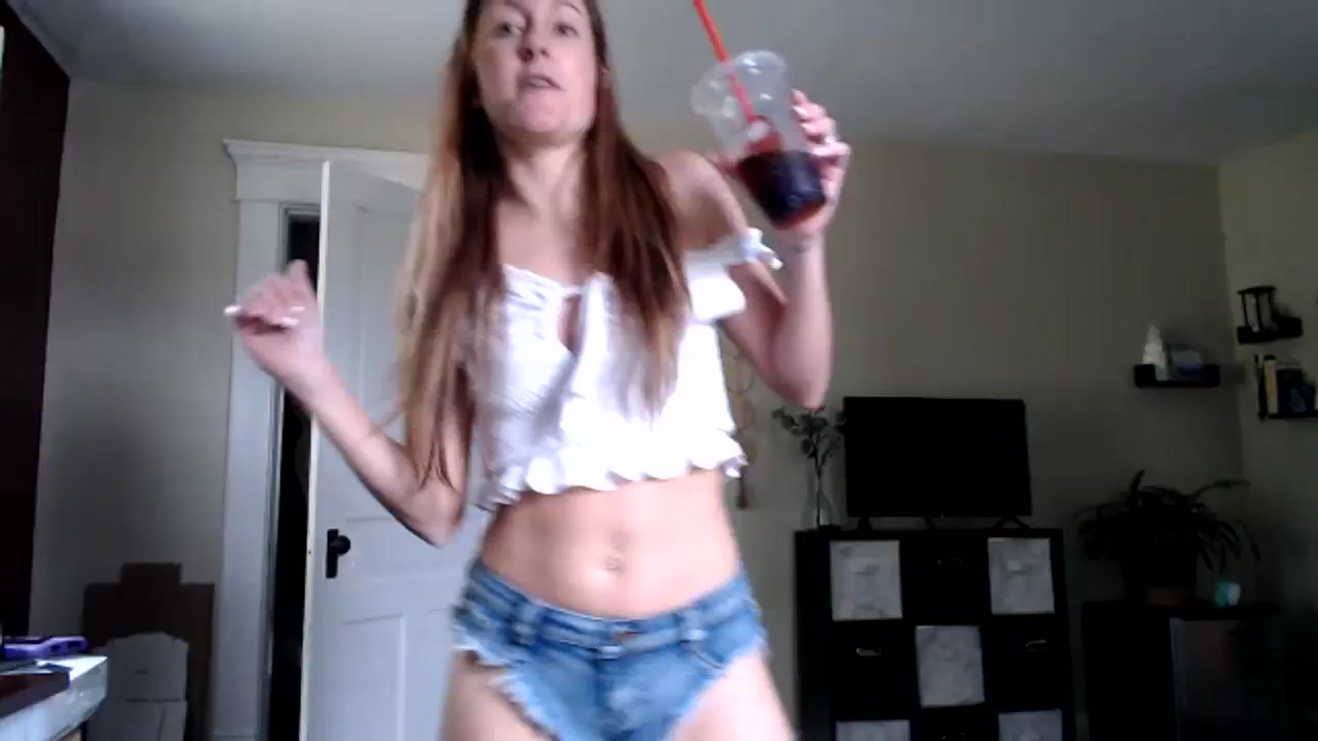 Gallery image thumbnail from FarmGirl__'s myfreecams stream on, 10/17/2023, 15:52 image 1 of 20