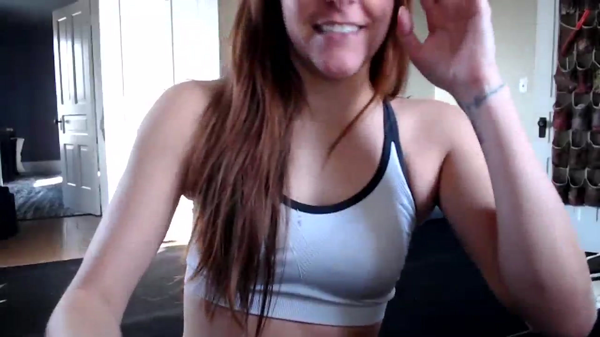 Gallery image thumbnail from FarmGirl__'s myfreecams stream on, 11/08/2023, 16:18 image 4 of 20