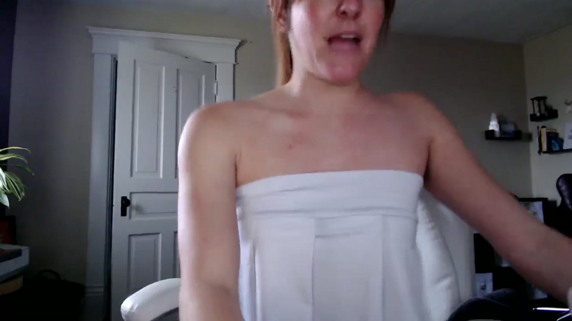 Gallery image thumbnail from FarmGirl__'s myfreecams stream on, 11/21/2023, 15:45 image 6 of 20