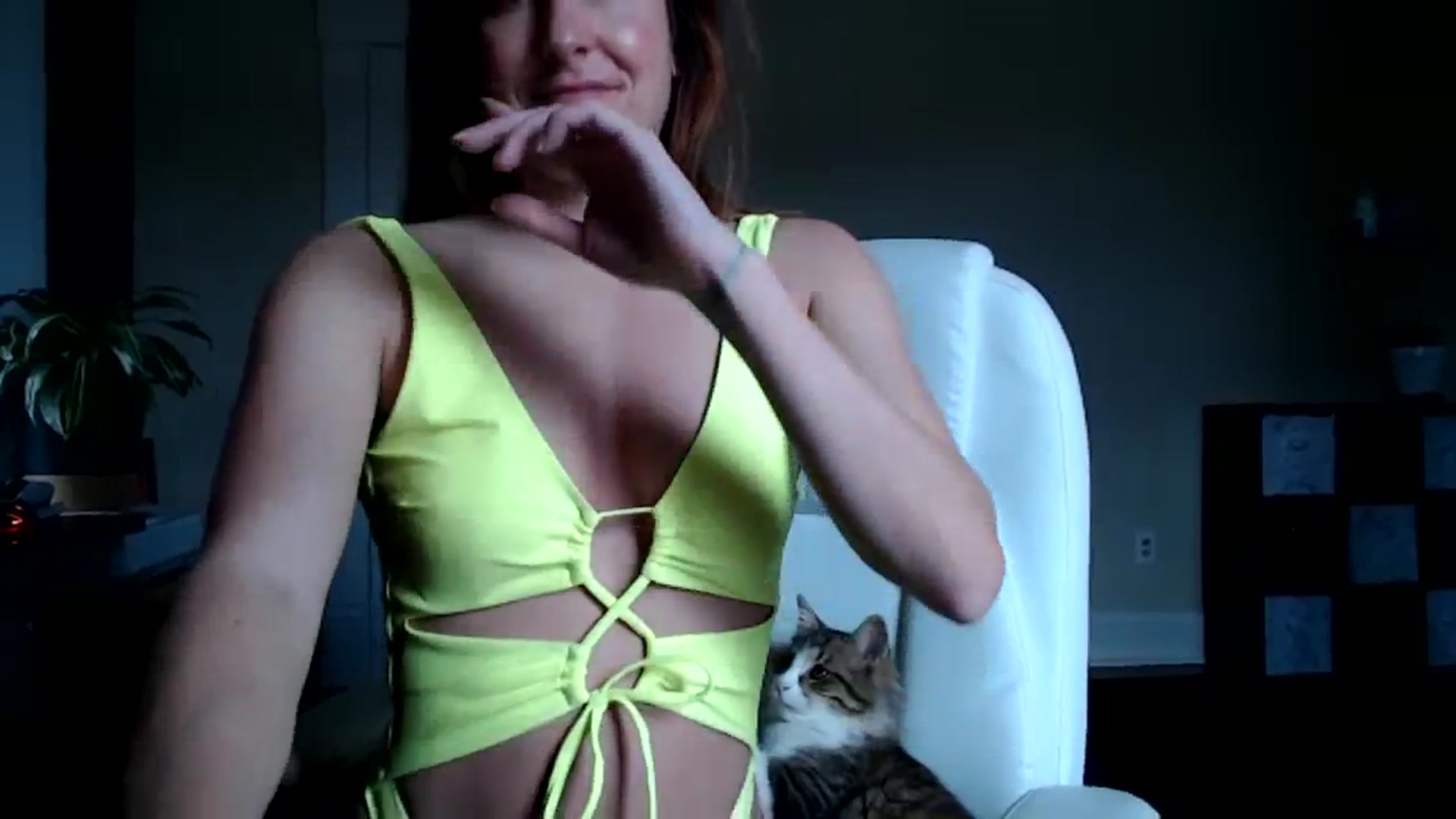 Gallery image thumbnail from FarmGirl__'s myfreecams stream on, 11/29/2023, 15:23 image 15 of 20