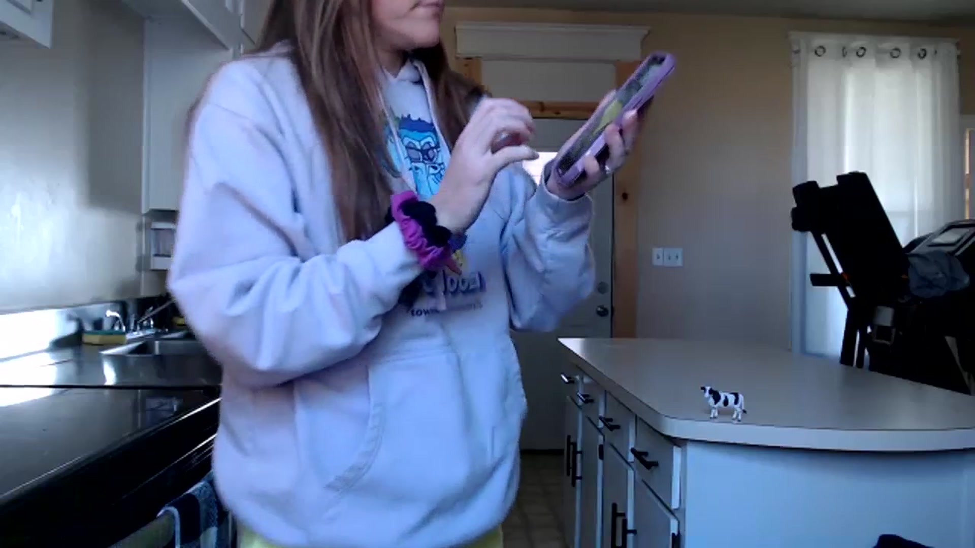 Gallery image thumbnail from FarmGirl__'s myfreecams stream on, 11/29/2023, 16:53 image 3 of 20
