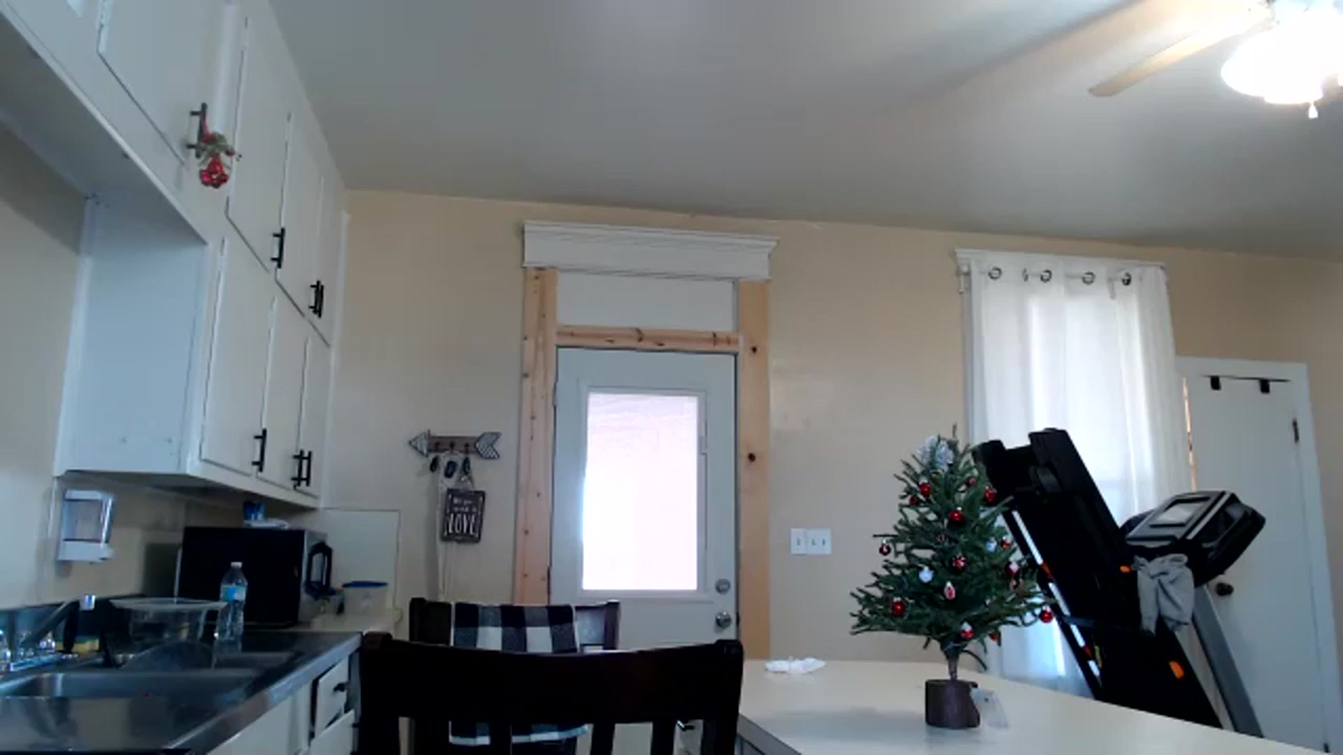 Gallery image thumbnail from FarmGirl__'s myfreecams stream on, 12/06/2023, 15:19 image 17 of 20