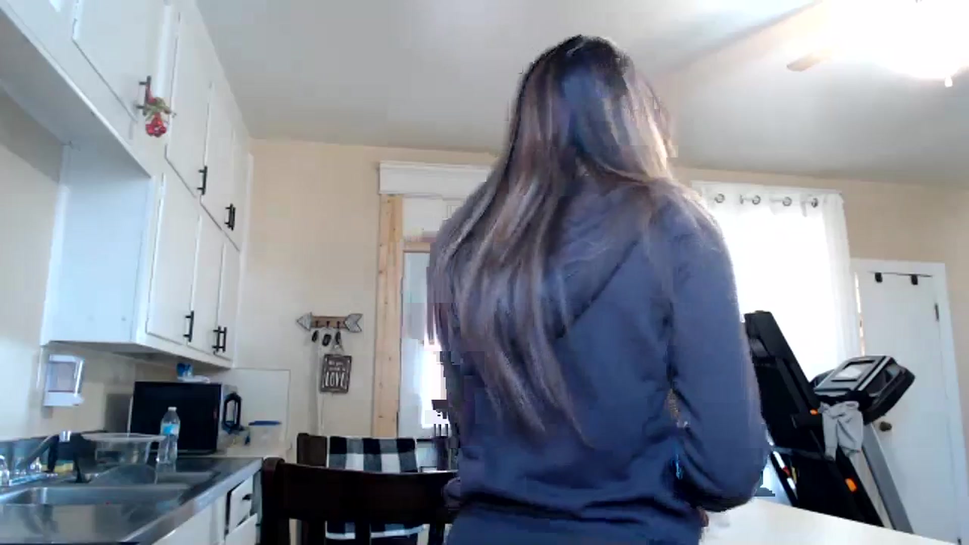 Gallery image thumbnail from FarmGirl__'s myfreecams stream on, 12/06/2023, 15:19 image 18 of 20