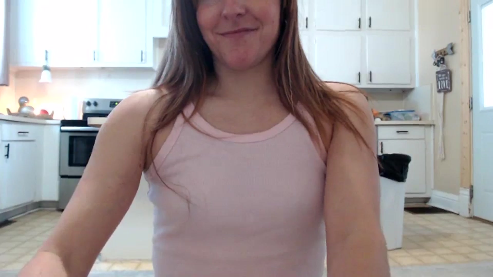 Gallery image thumbnail from FarmGirl__'s myfreecams stream on, 12/06/2023, 15:35 image 11 of 20