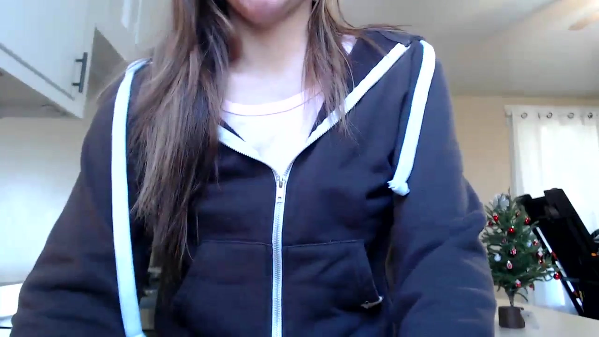 Gallery image thumbnail from FarmGirl__'s myfreecams stream on, 12/06/2023, 15:35 image 4 of 20
