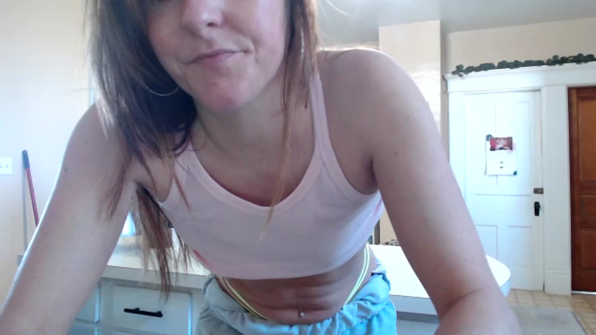 Gallery image thumbnail from FarmGirl__'s myfreecams stream on, 12/06/2023, 17:01 image 1 of 20