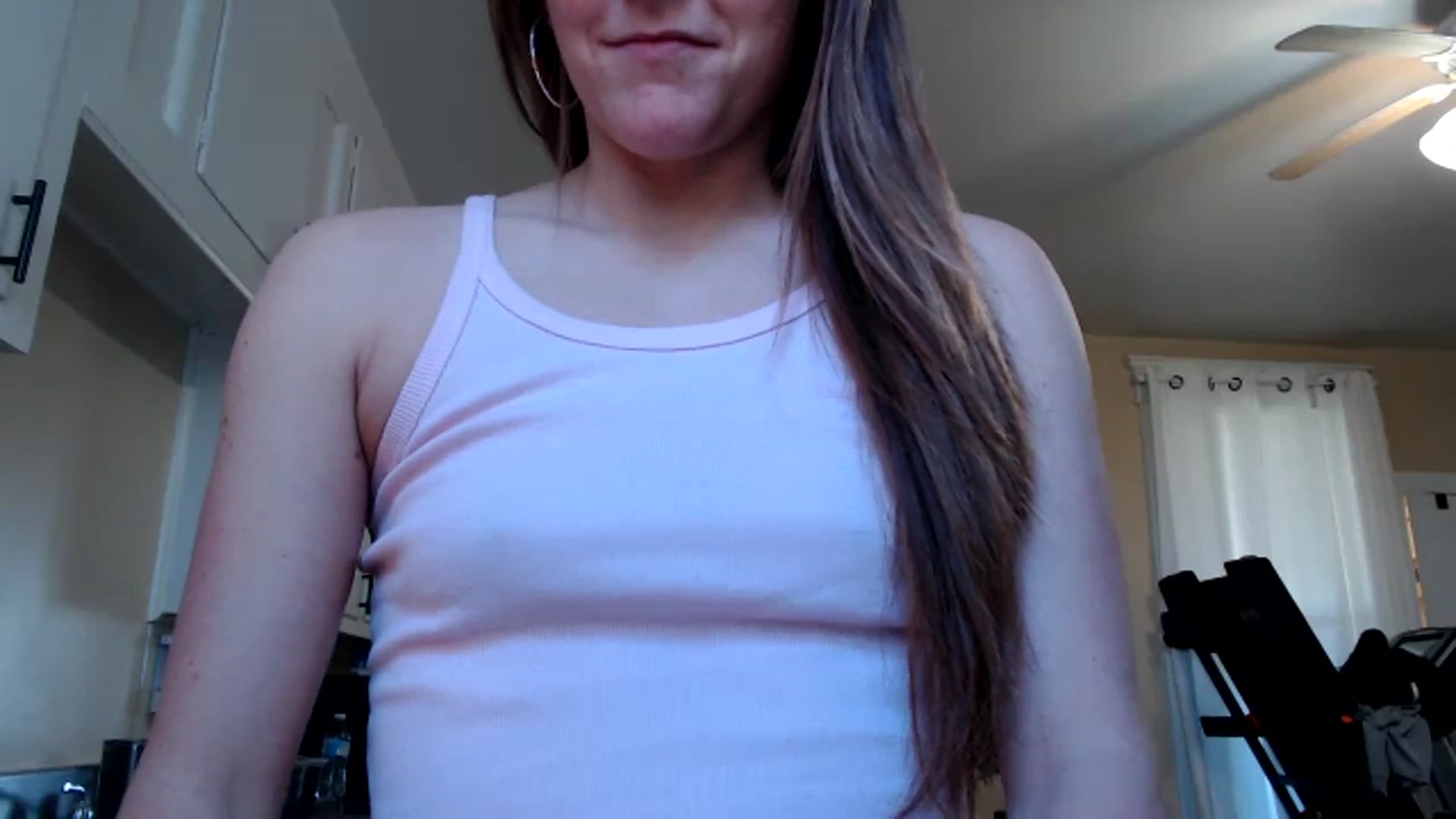 Gallery image thumbnail from FarmGirl__'s myfreecams stream on, 12/06/2023, 17:01 image 3 of 20