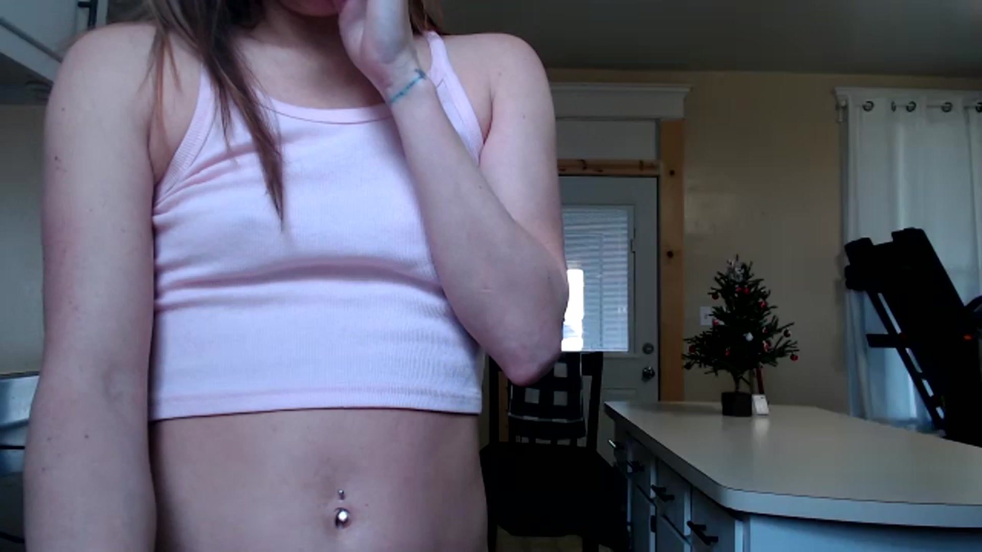 Gallery image thumbnail from FarmGirl__'s myfreecams stream on, 12/06/2023, 17:01 image 18 of 20