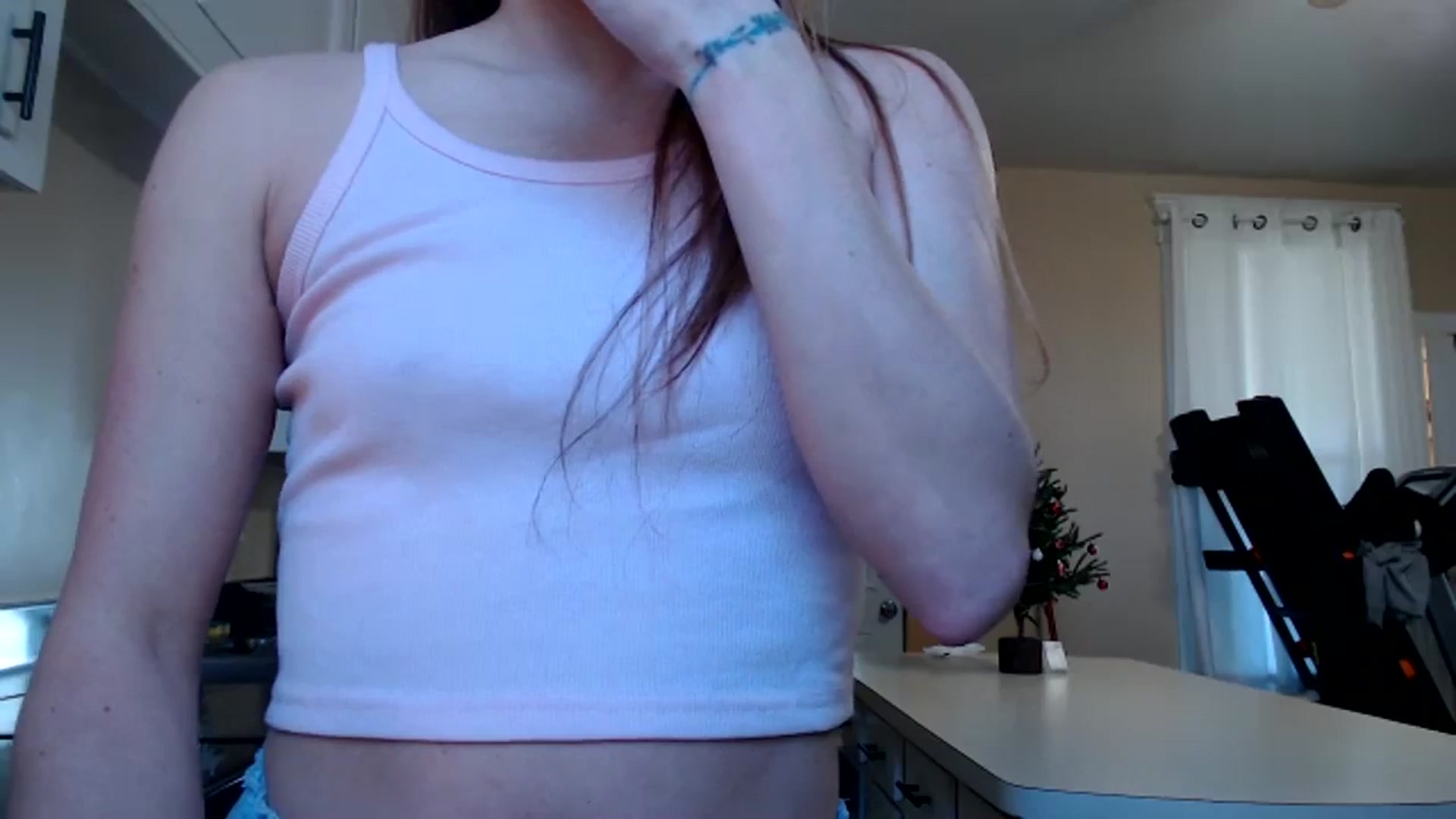 Gallery image thumbnail from FarmGirl__'s myfreecams stream on, 12/06/2023, 17:01 image 5 of 20