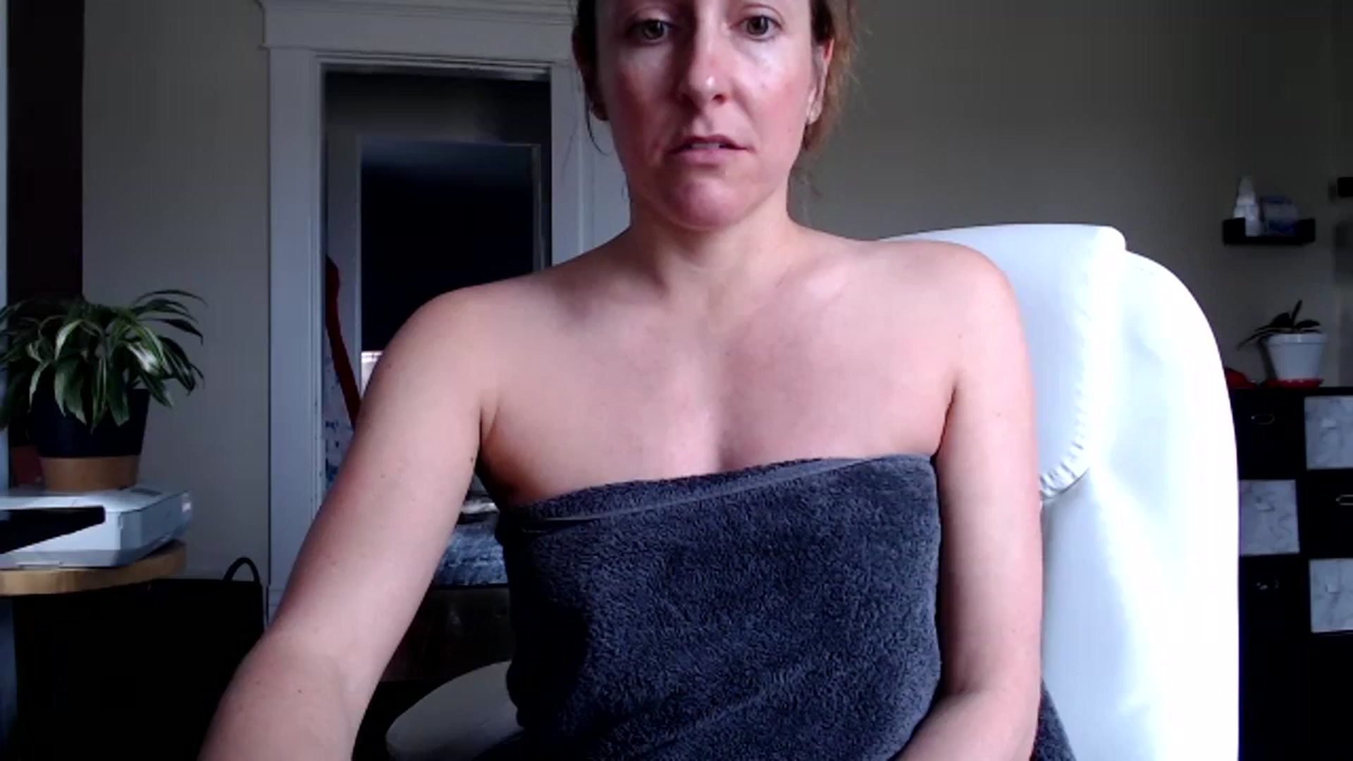Gallery image thumbnail from FarmGirl__'s myfreecams stream on, 12/07/2023, 17:27 image 2 of 20