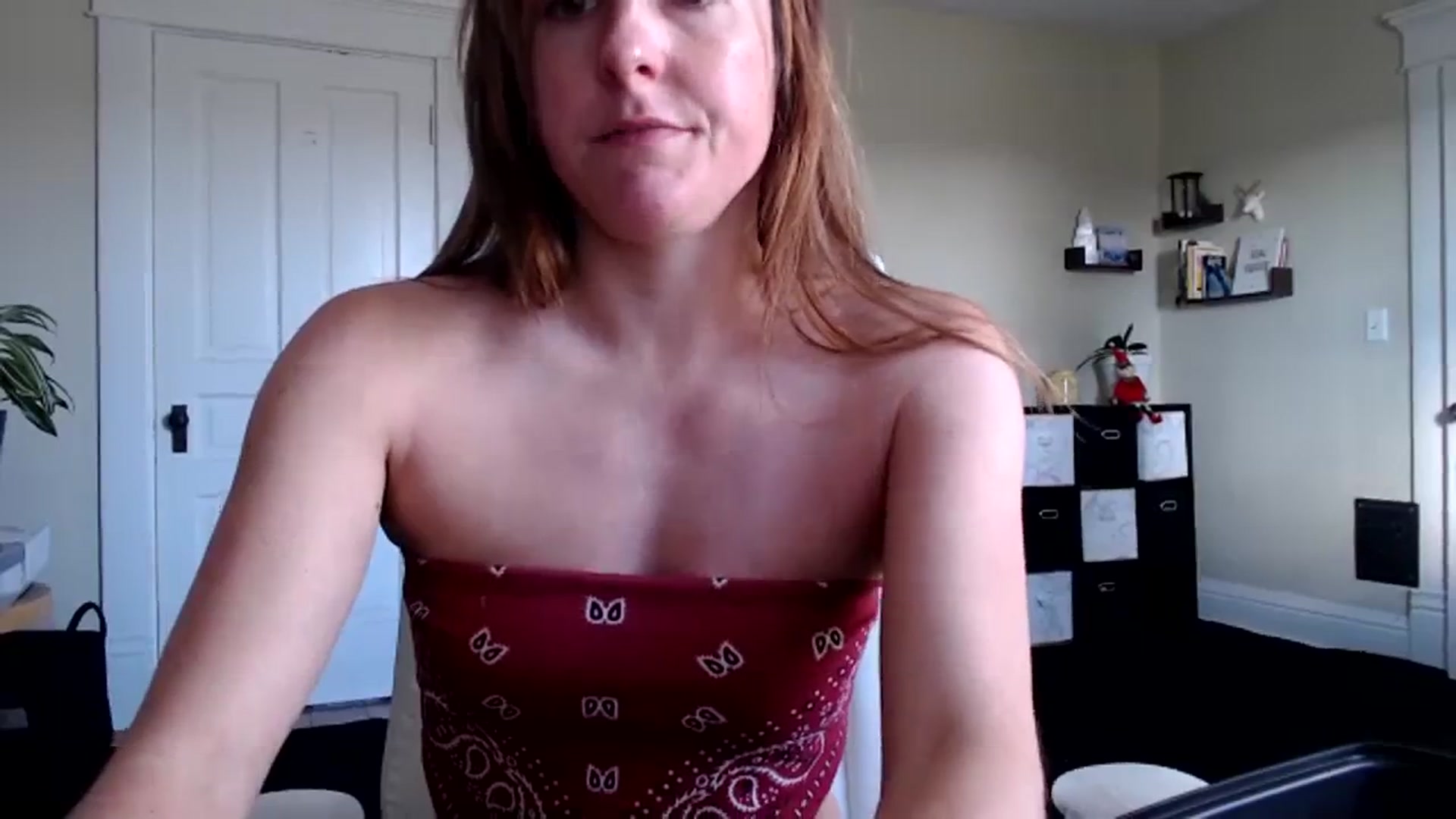 Gallery image thumbnail from FarmGirl__'s myfreecams stream on, 12/11/2023, 14:46 image 9 of 20