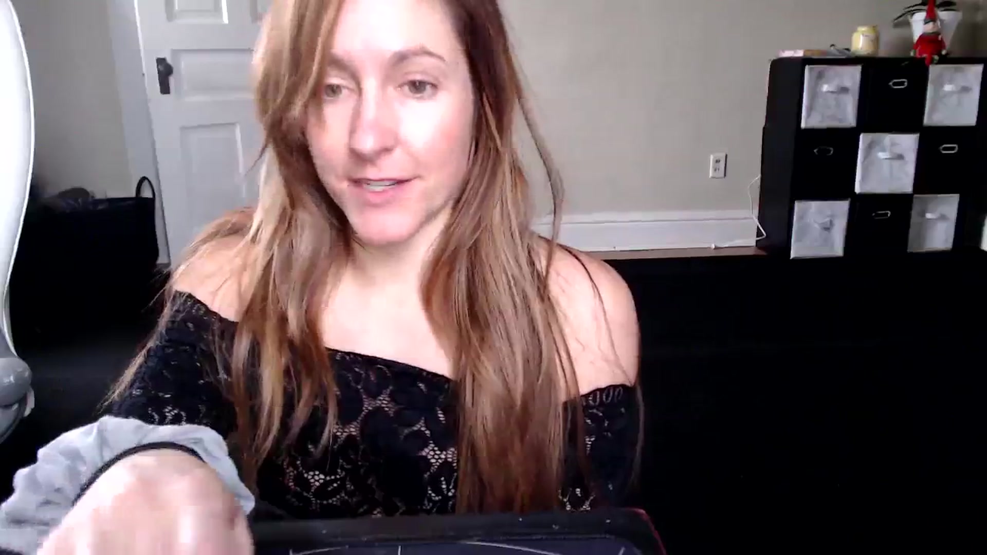 Gallery image thumbnail from FarmGirl__'s myfreecams stream on, 12/18/2023, 15:54 image 10 of 20