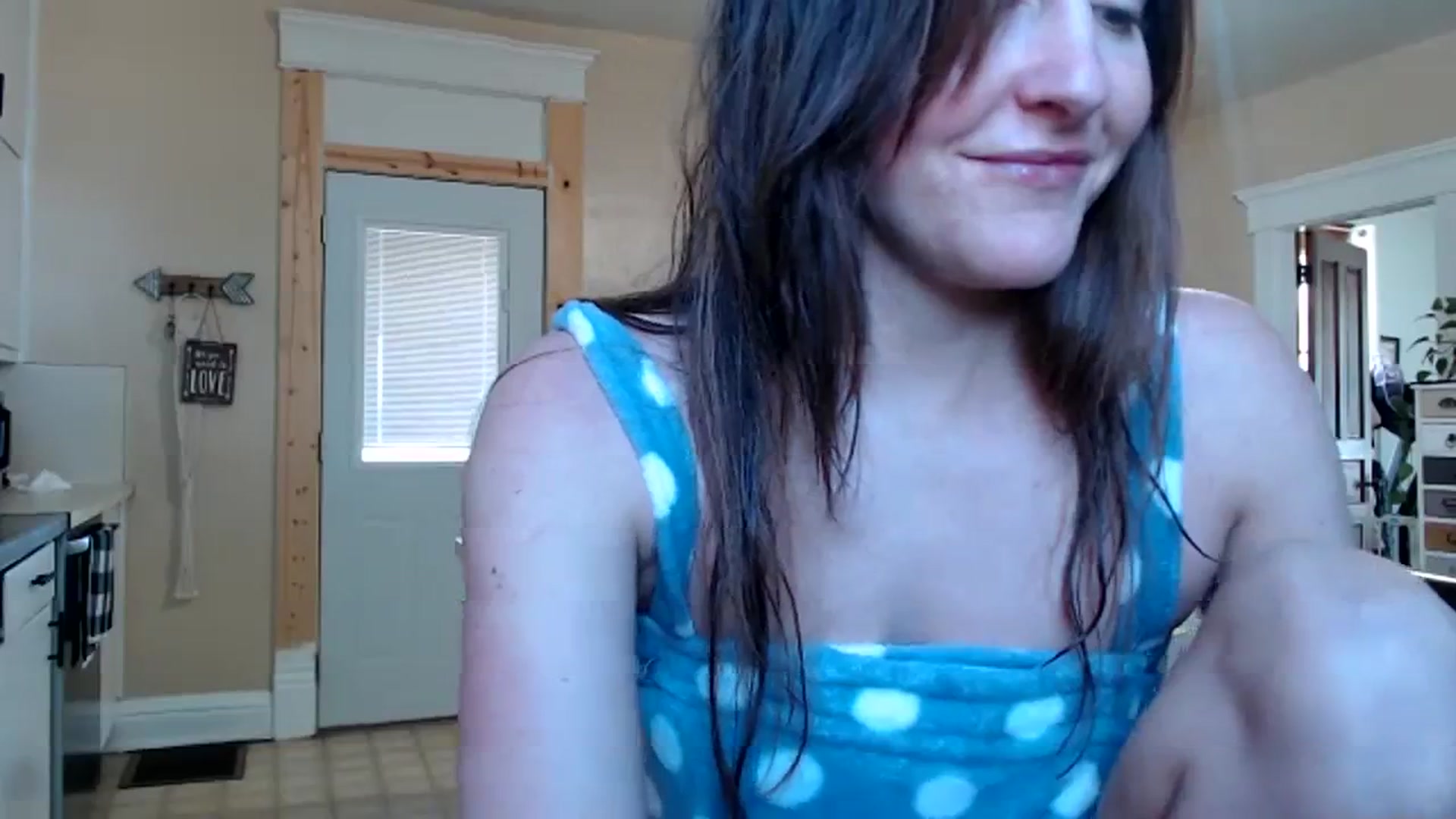 Gallery image thumbnail from FarmGirl__'s myfreecams stream on, 02/01/2024, 15:43 image 8 of 20
