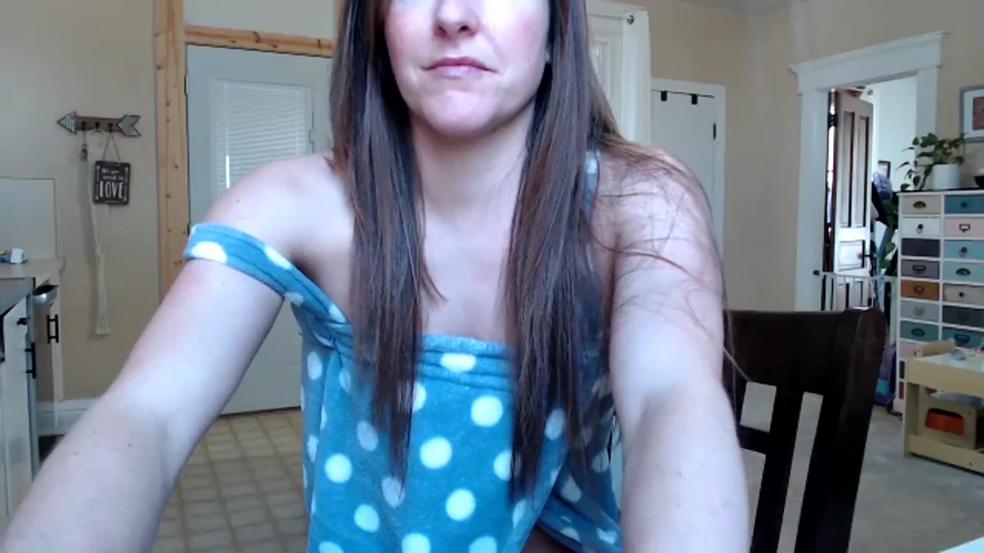 Gallery image thumbnail from FarmGirl__'s myfreecams stream on, 02/01/2024, 17:38 image 5 of 20